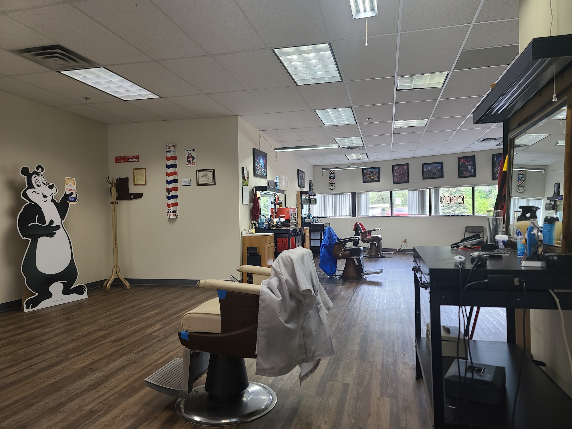 Circle Pines Barber Shop 4 S Pine Dr, Circle Pines Minnesota 55014