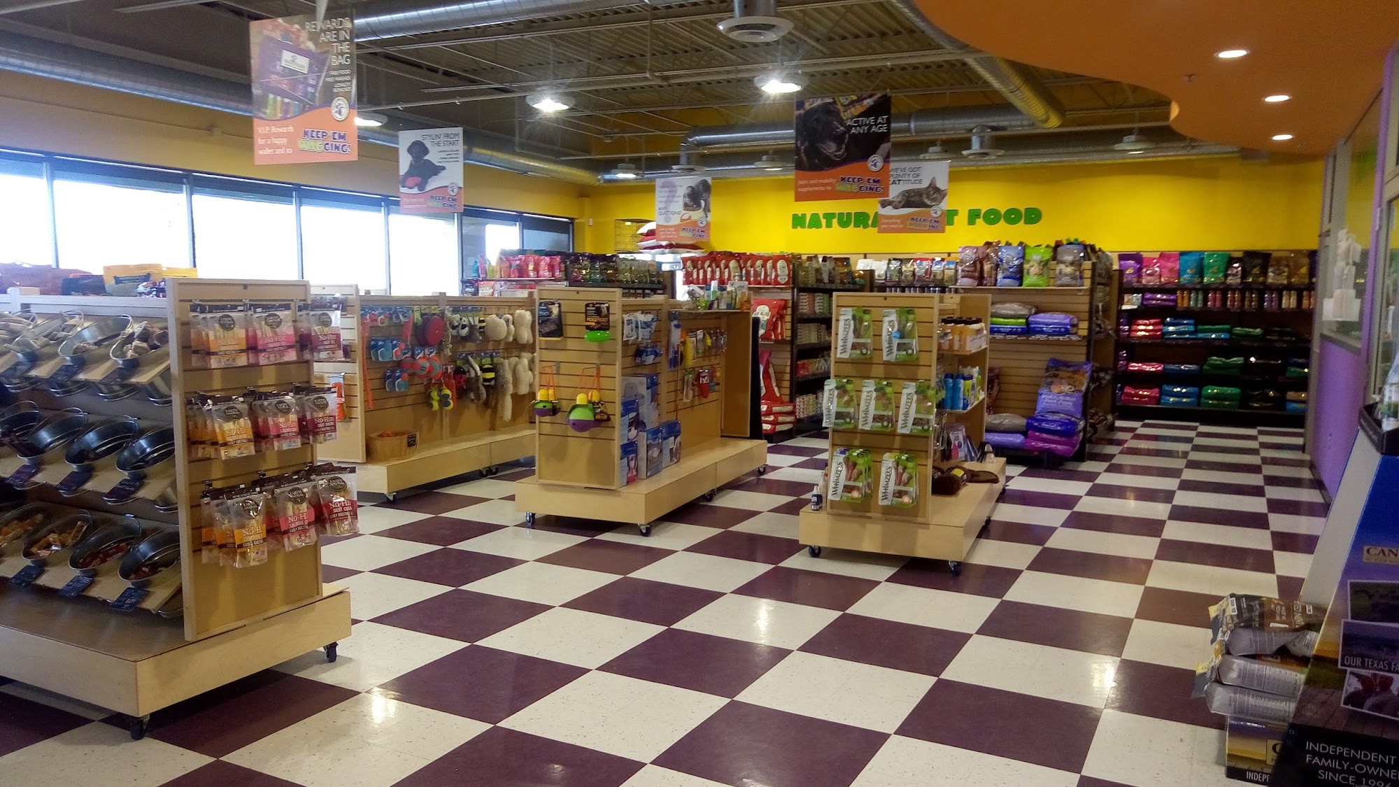 Wag N' Wash Natural Pet Food & Grooming Eagan
