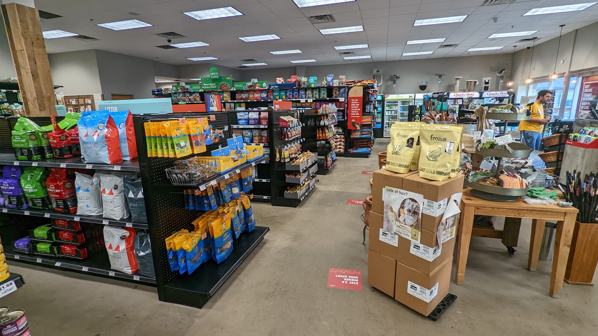 Chuck & Don's Pet Food & Supplies Saint Paul