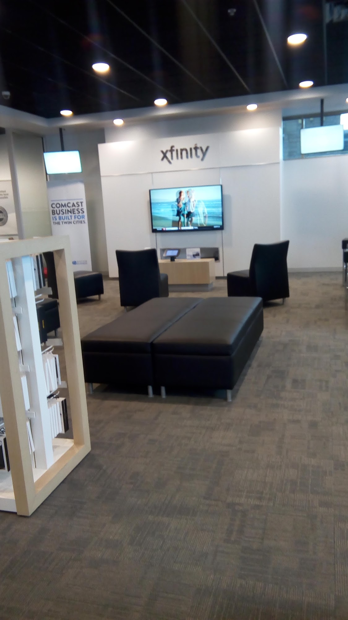 XFINITY STORE BY COMCAST - 429 Commerce Dr, Woodbury MN - Hours ...