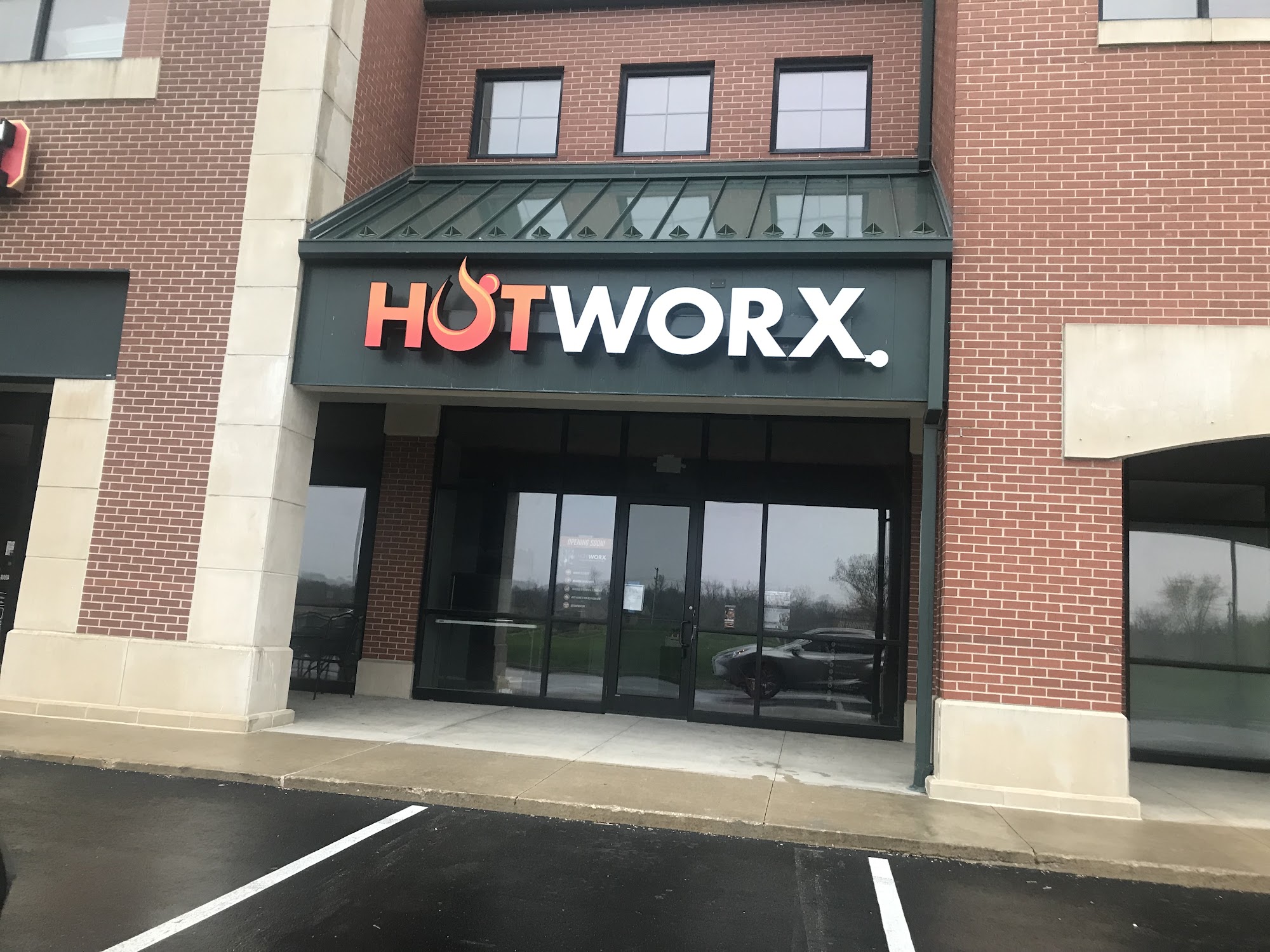 HOTWORX - Columbia, MO - The Broadway Shops