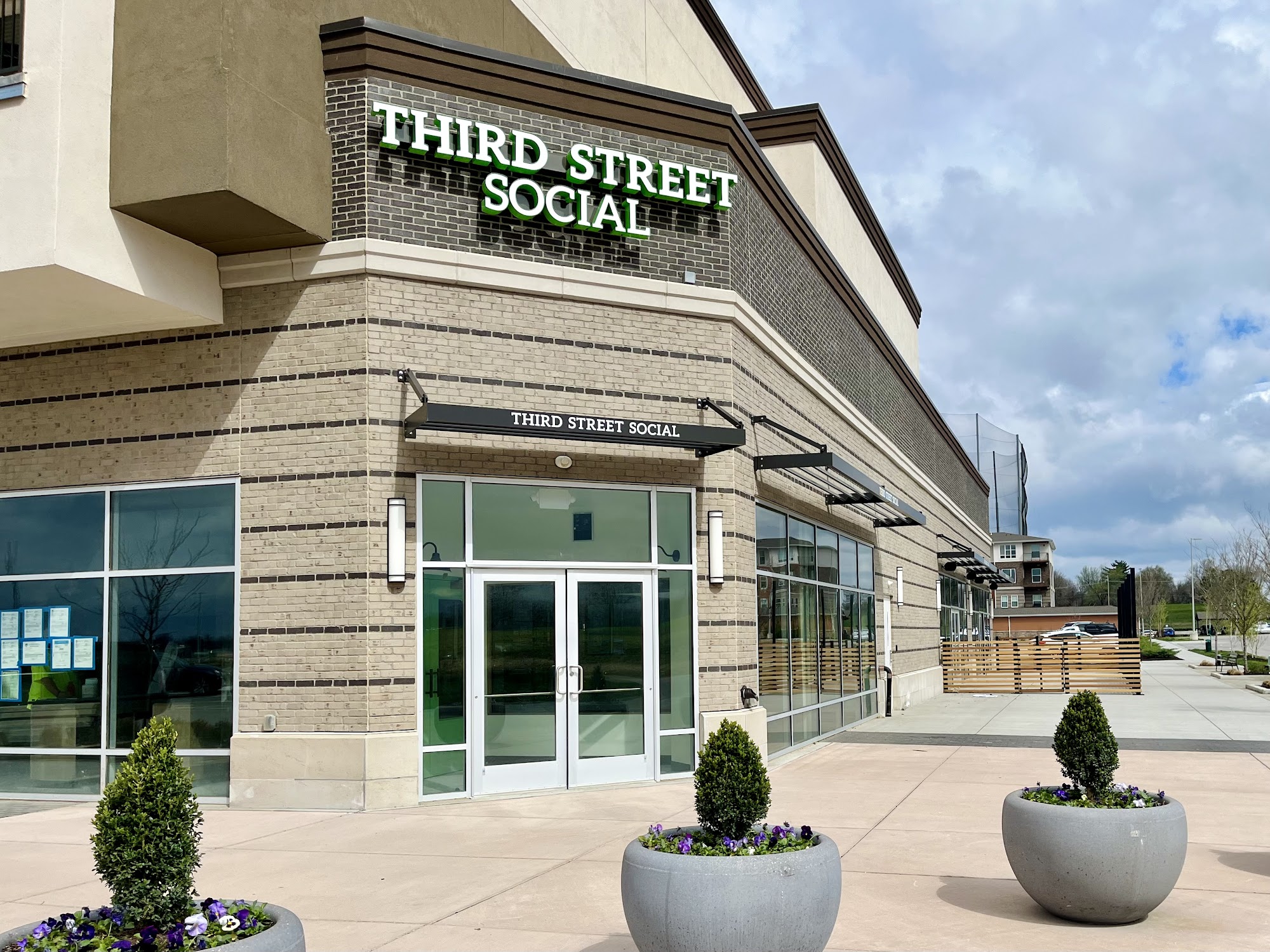 Third Street Social - Northland 410 NW Legacy Dr, Kansas City, MO 64155