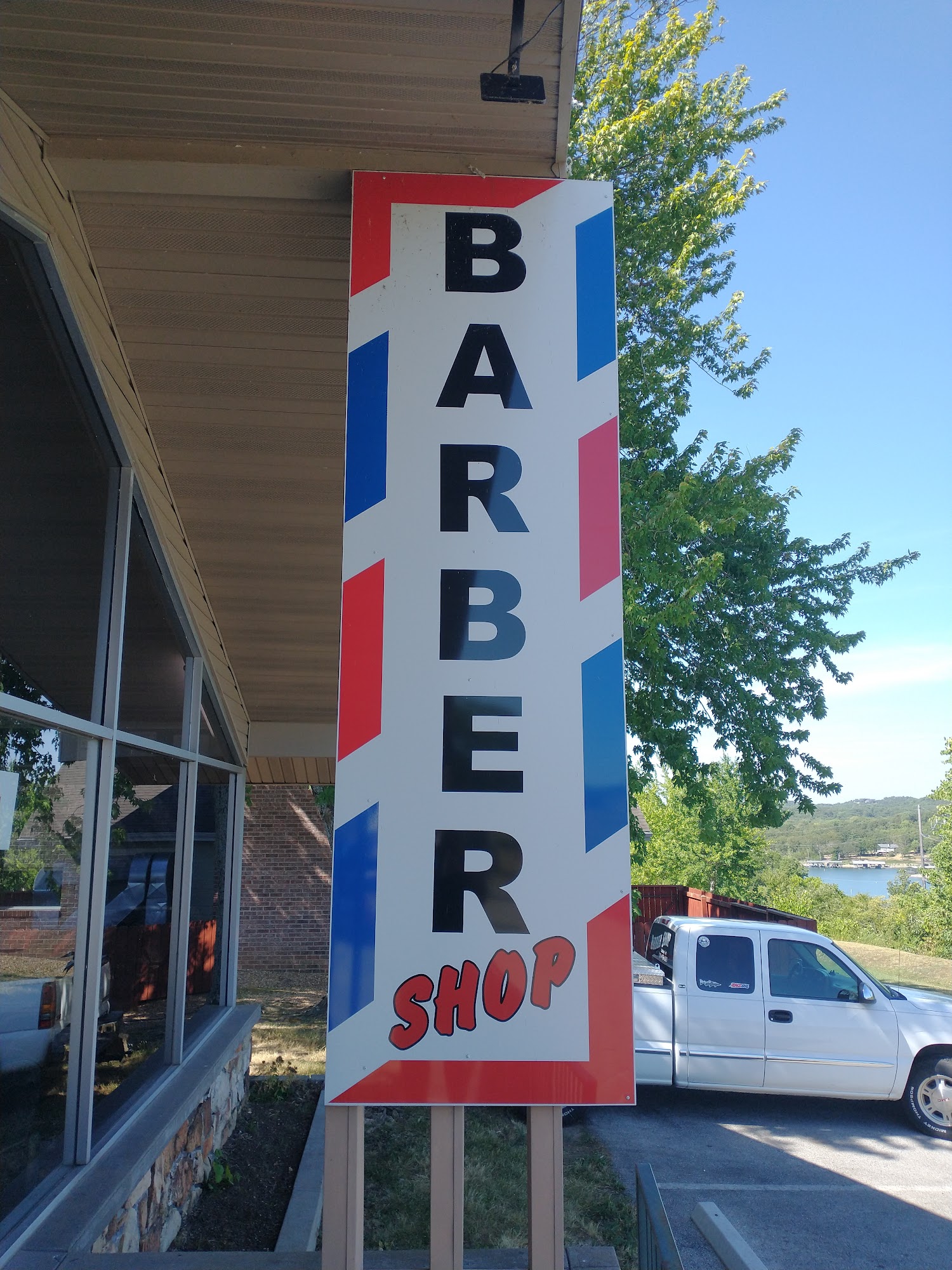 Charley's Barber Shop, LLC 2 Kissee Ave, Kimberling City Missouri 65686