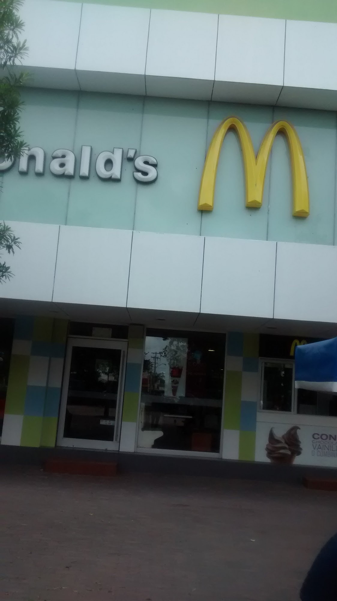 McDonald's Plaza 2000