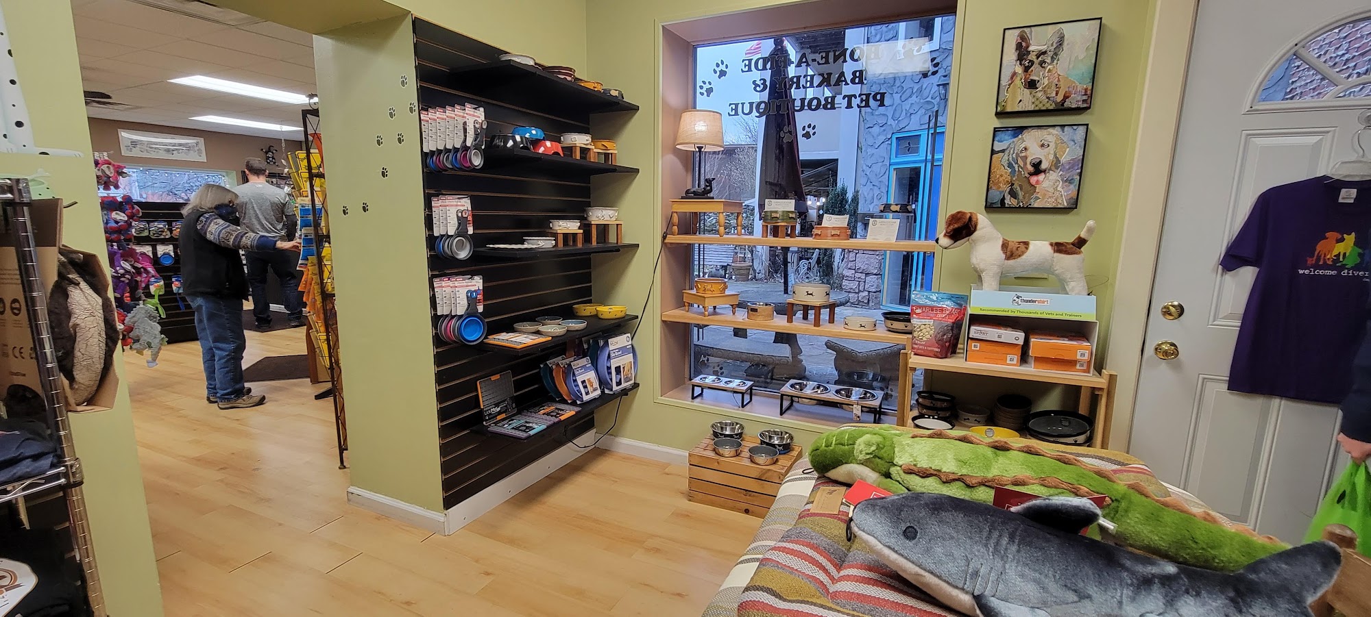 Bone-A-Fide Pet Boutique Black Mountain