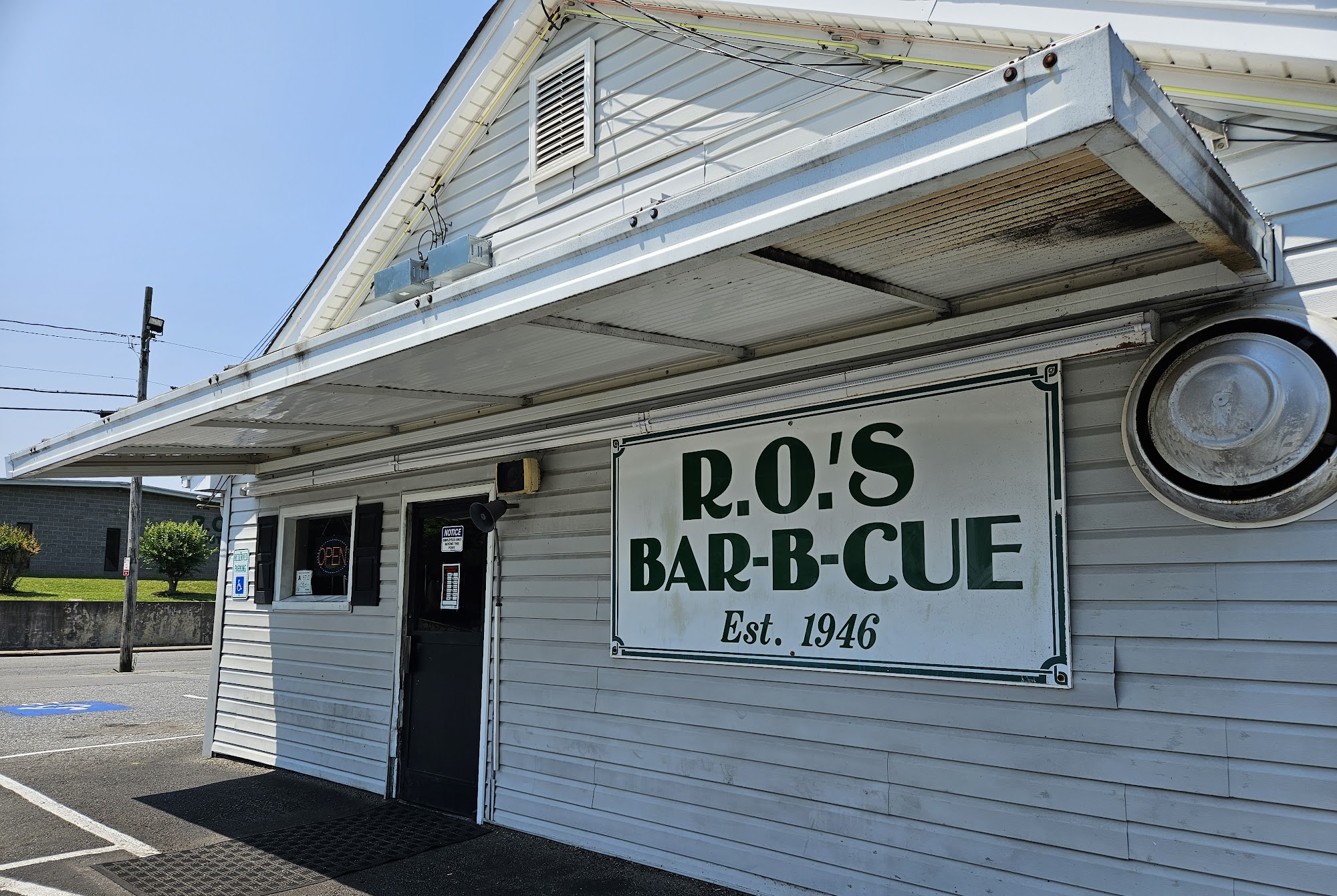 R.O.'s Bar-B-Cue