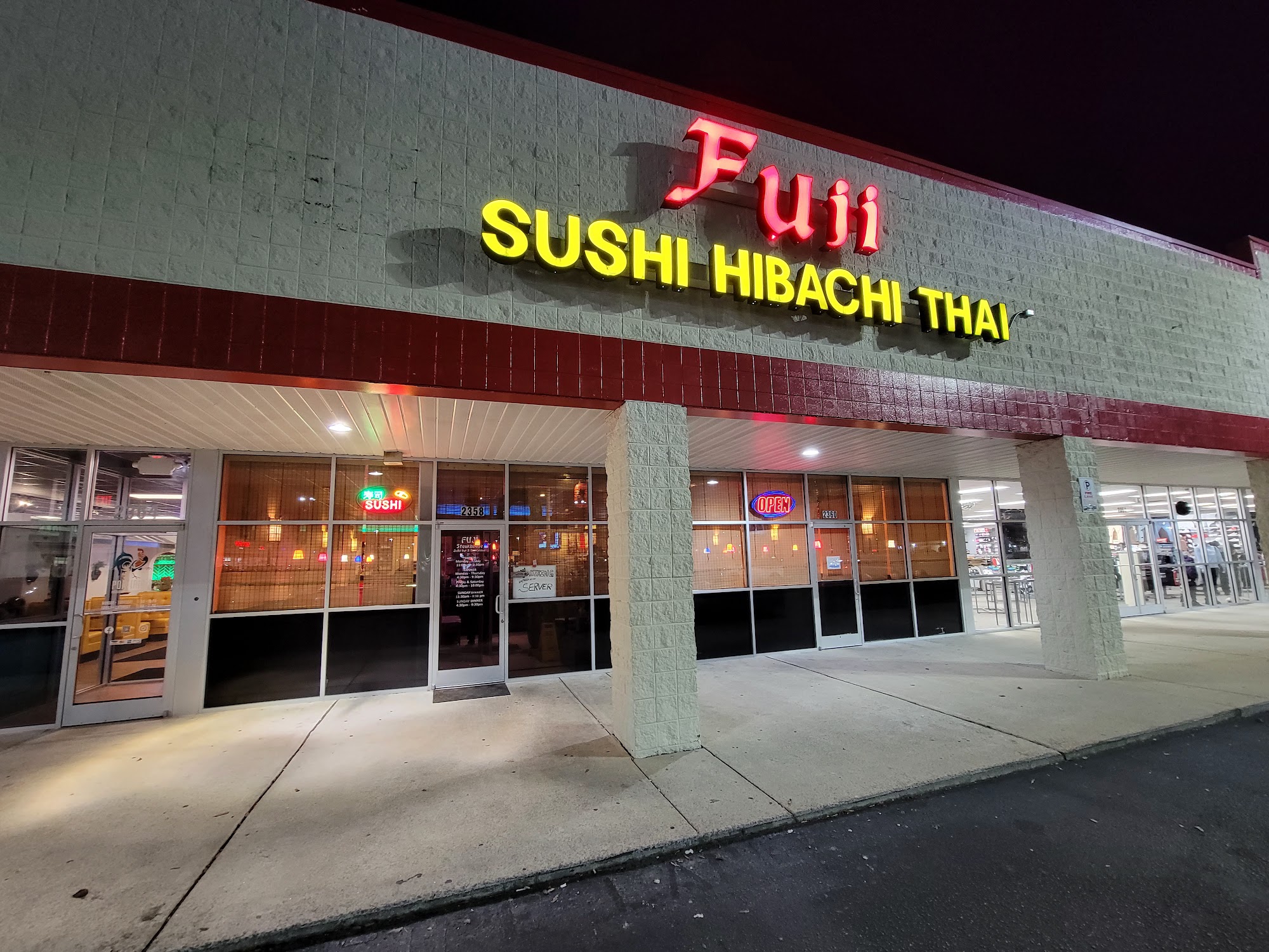 FUJI Steakhouse & Sushi bar