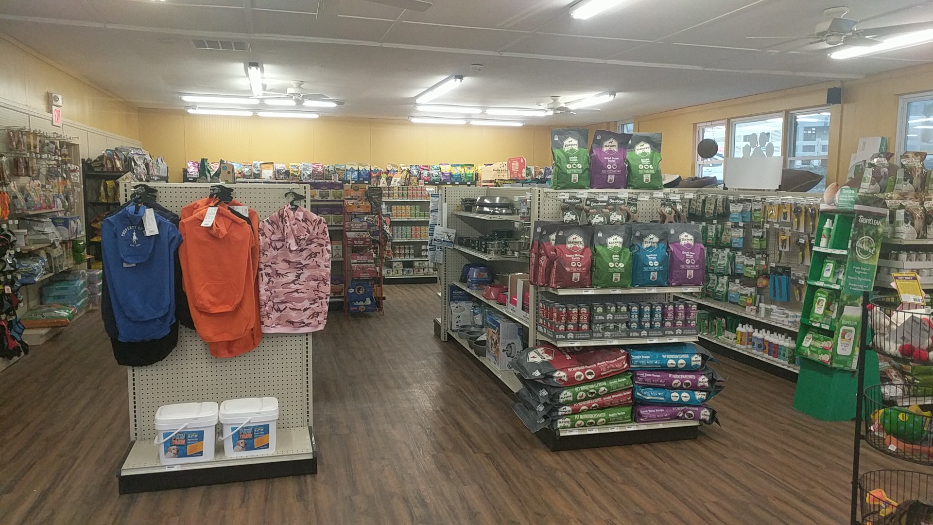 Woof Pet Supply Hampton