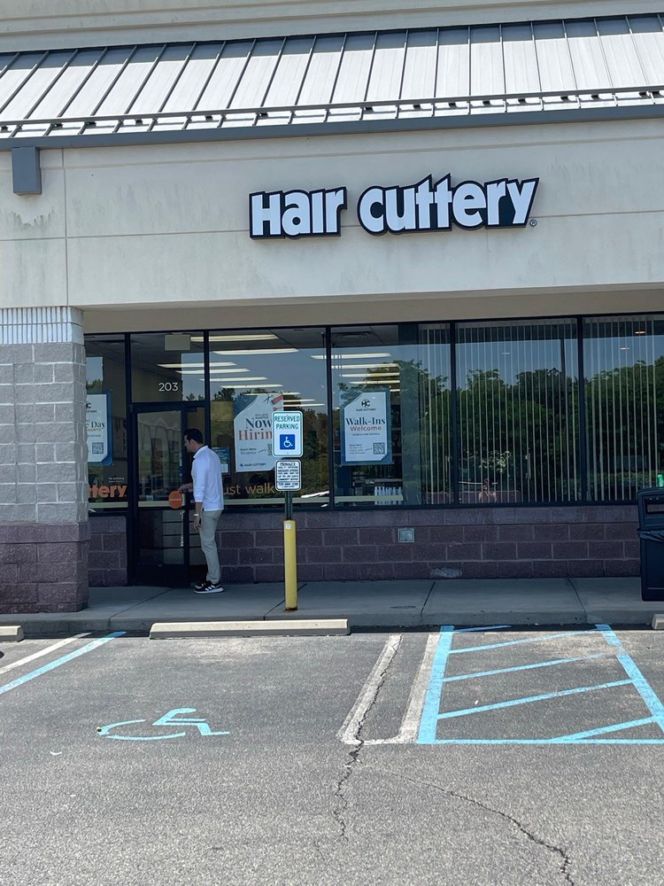 Hair Cuttery 24 Summerfield Blvd #203, Dayton New Jersey 08810