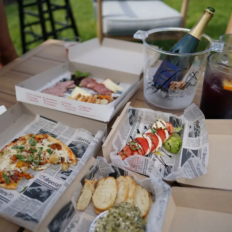 Photo credit: opentable
