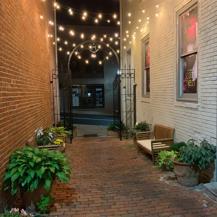 Photo credit: opentable