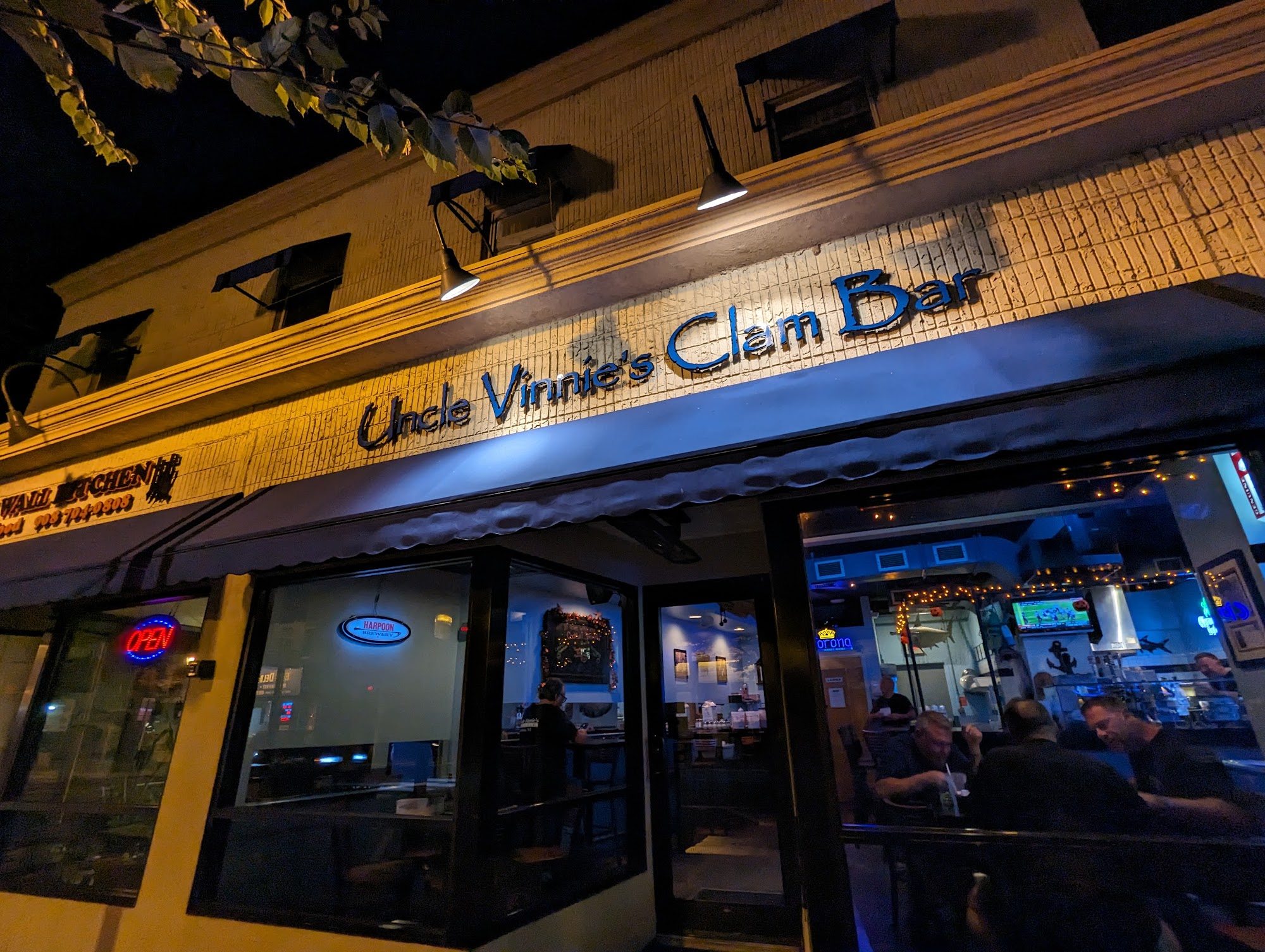 Uncle Vinnie's Clam Bar