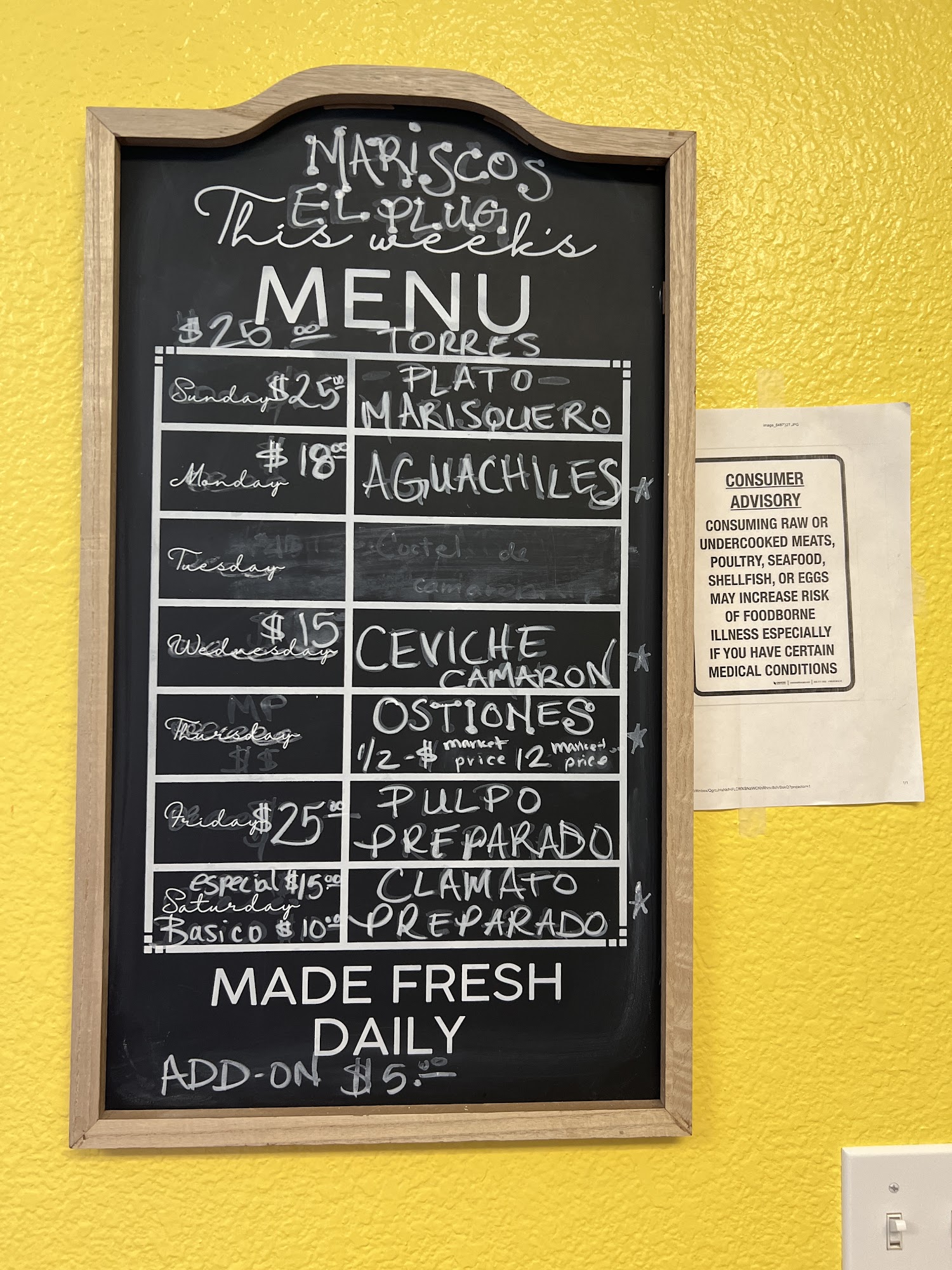 Mariscos El Plug Menu
