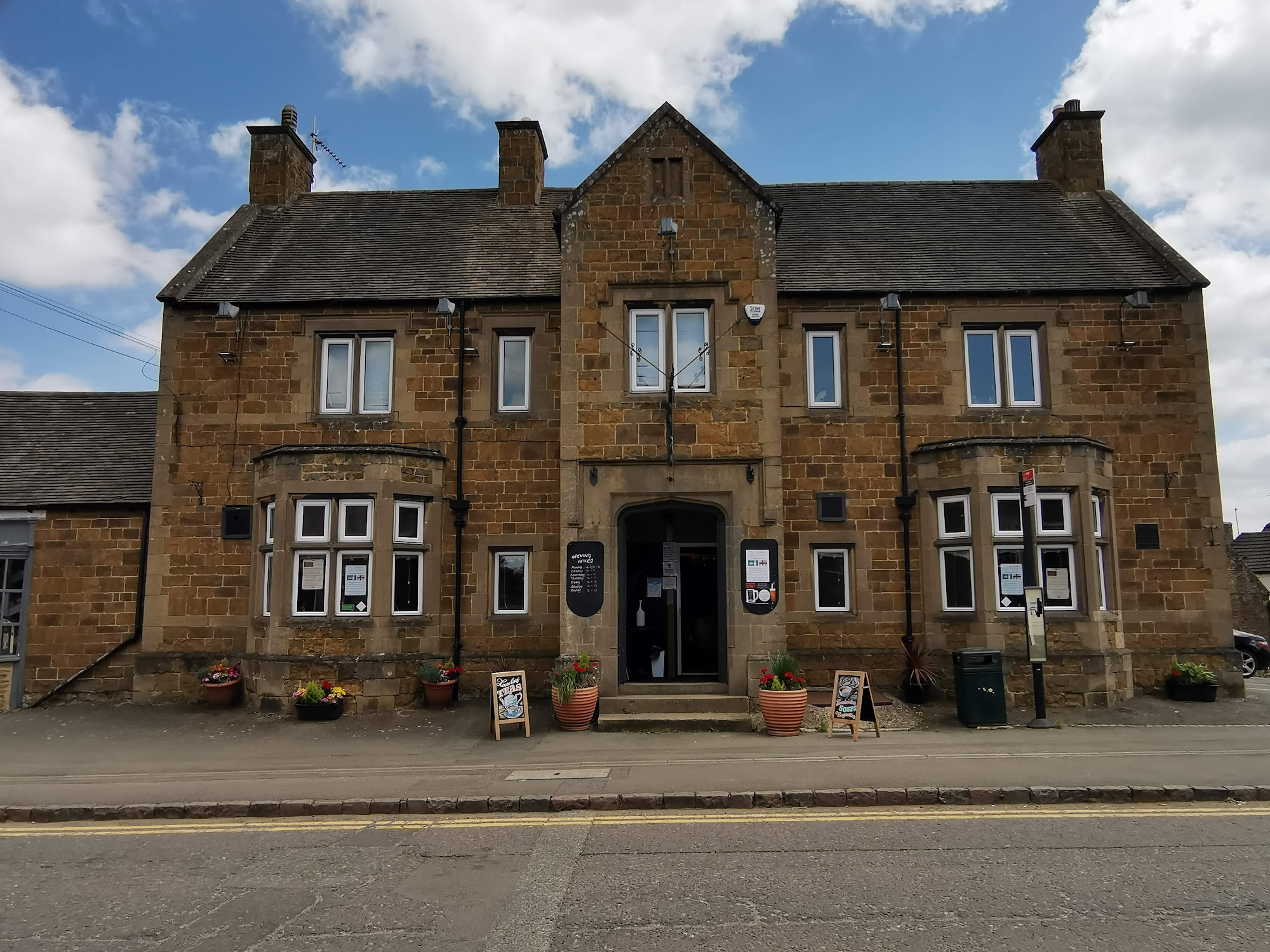 The Red Lion 7 High St, Broughton, Kettering