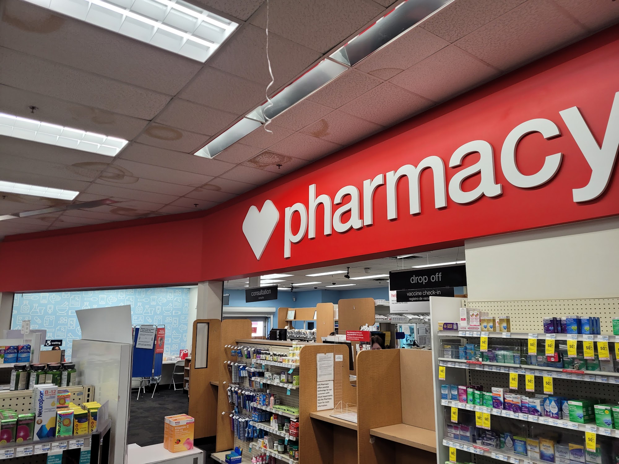 Is This The Strangest Cvs In Las Vegas? (Windmill Location) - qpehlva