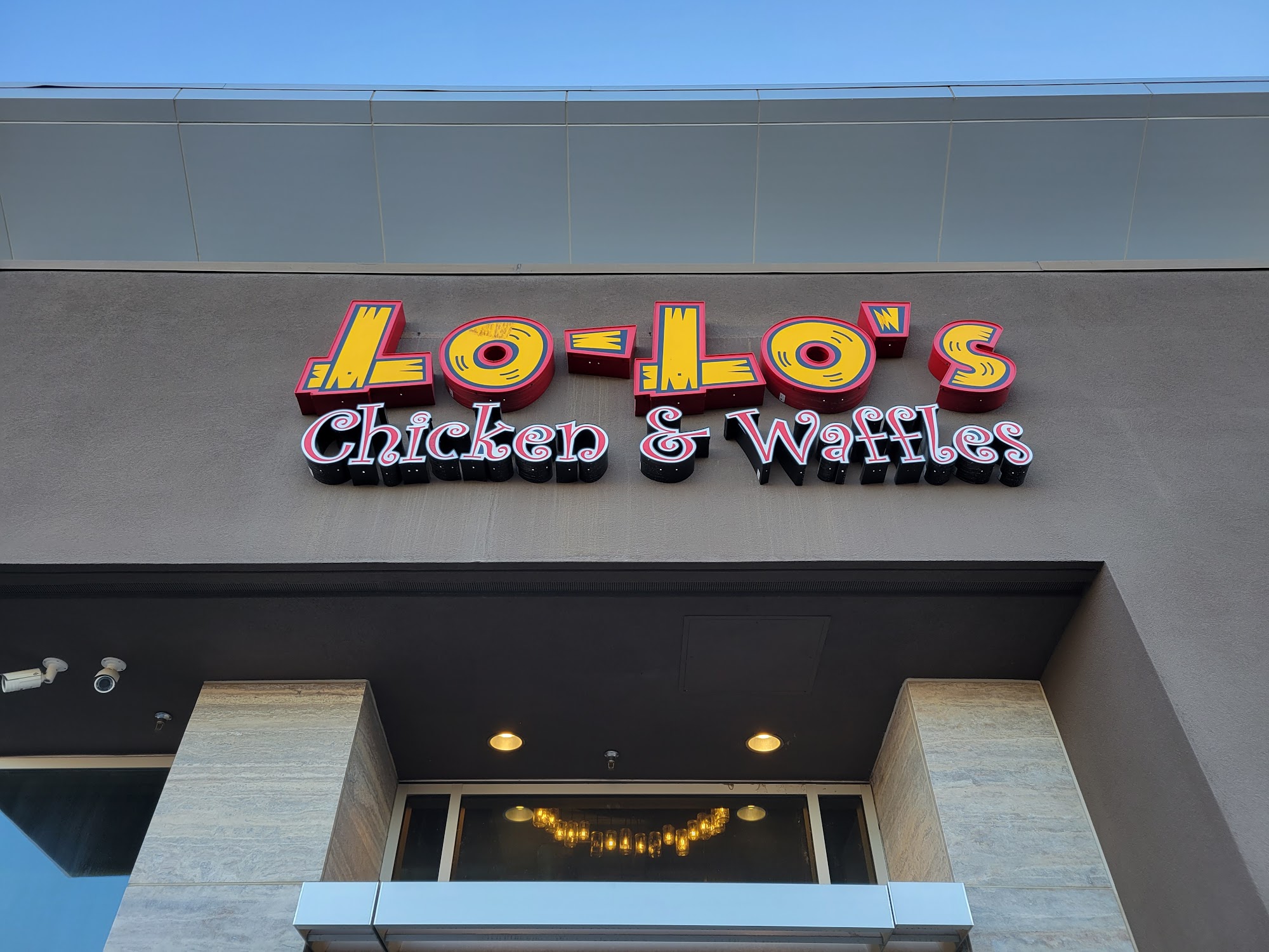 Lo-Lo's Chicken & Waffles