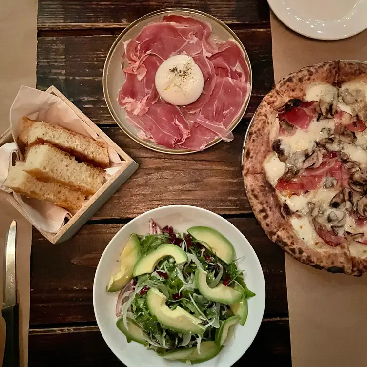 Photo credit: opentable