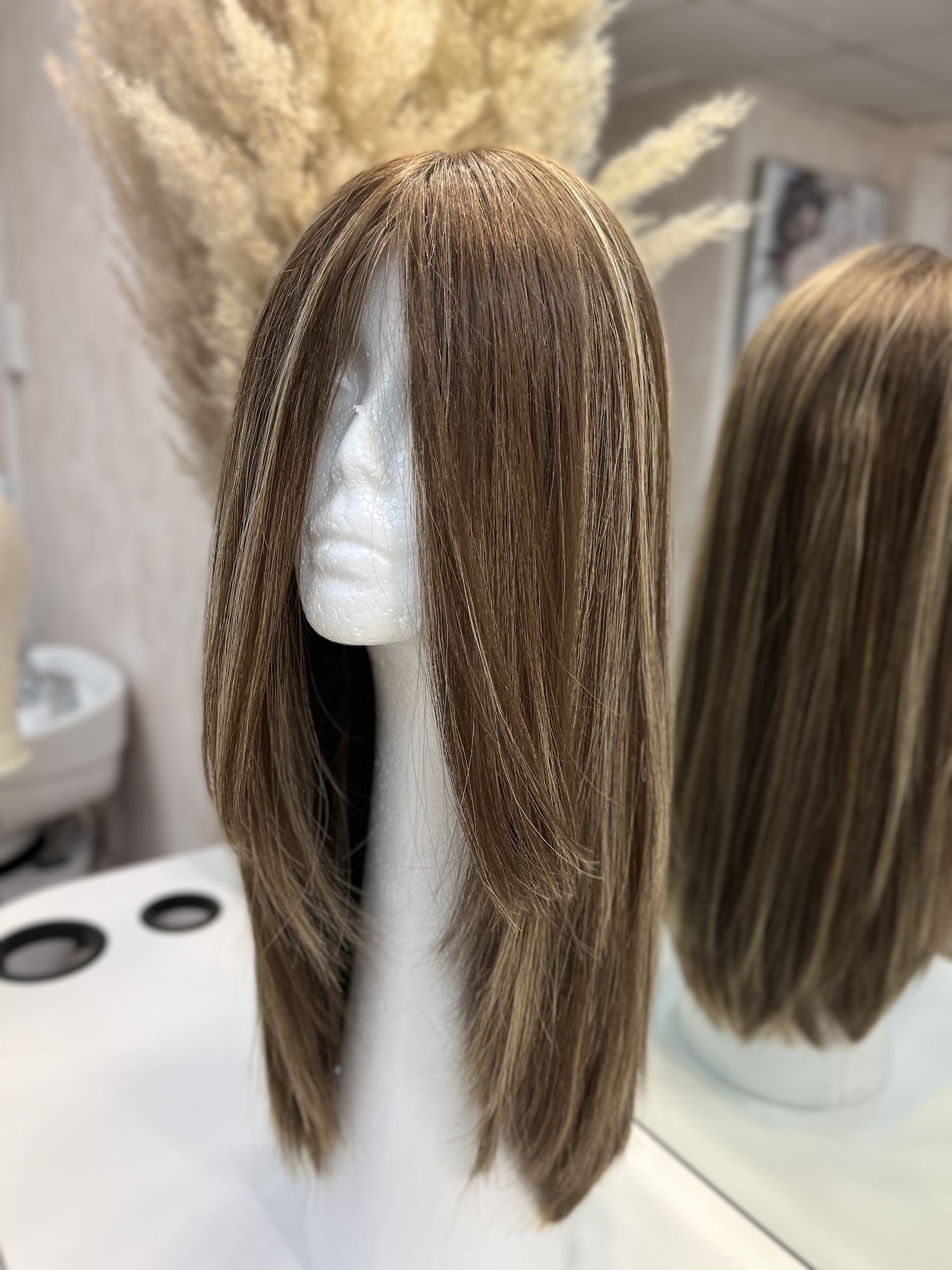 Royal Crown Wigs Luxury Salon 436 Central Ave, Cedarhurst New York 11516