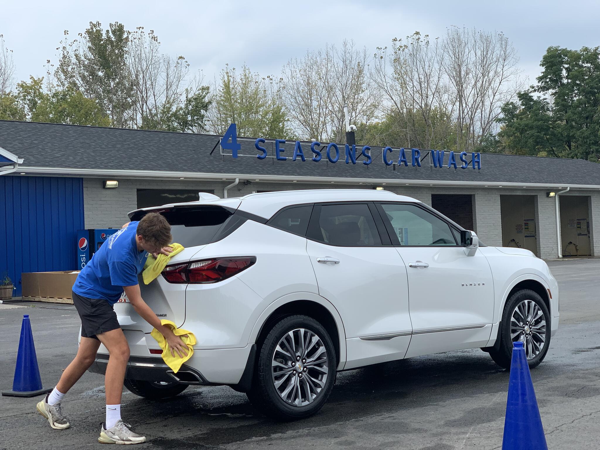 4 Seasons Car Wash