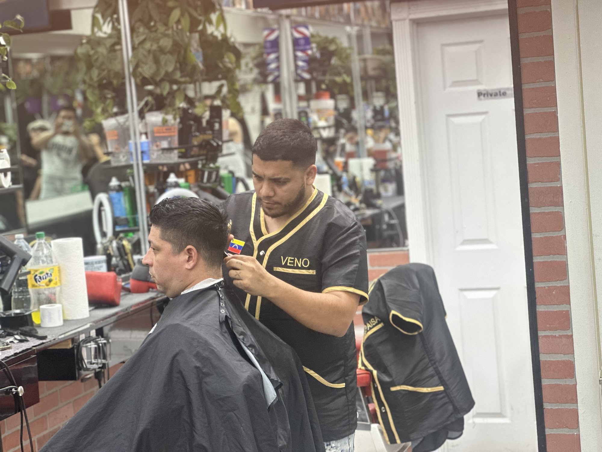 Victor's Barbershop 6413 Roosevelt Ave, Woodside New York 11377