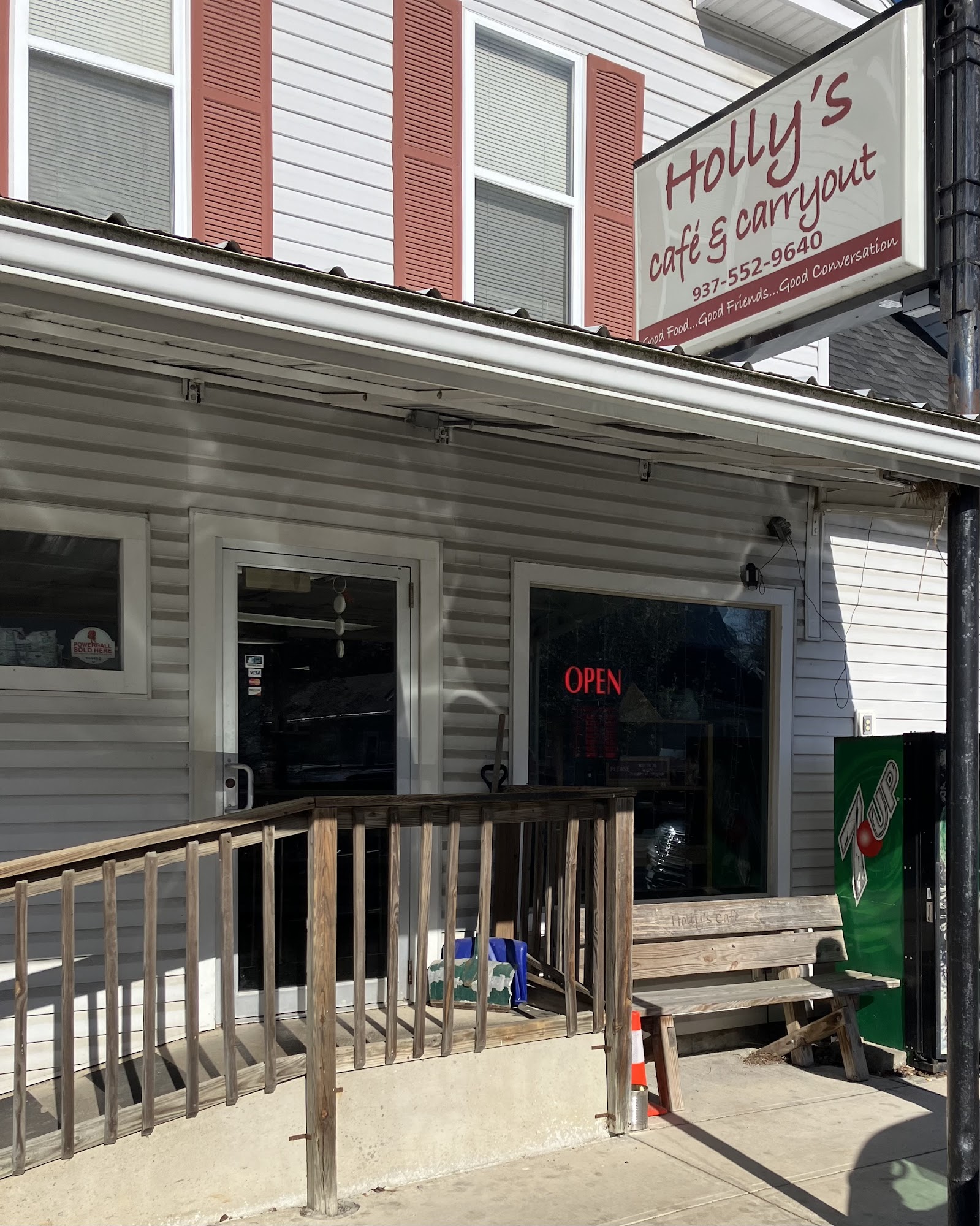 Holly's Cafe & Carryout