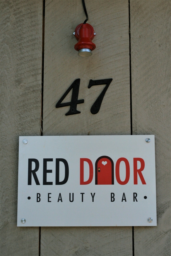 Red Door Beauty Bar 47 Margaret St, Angus Ontario L0M 1B0