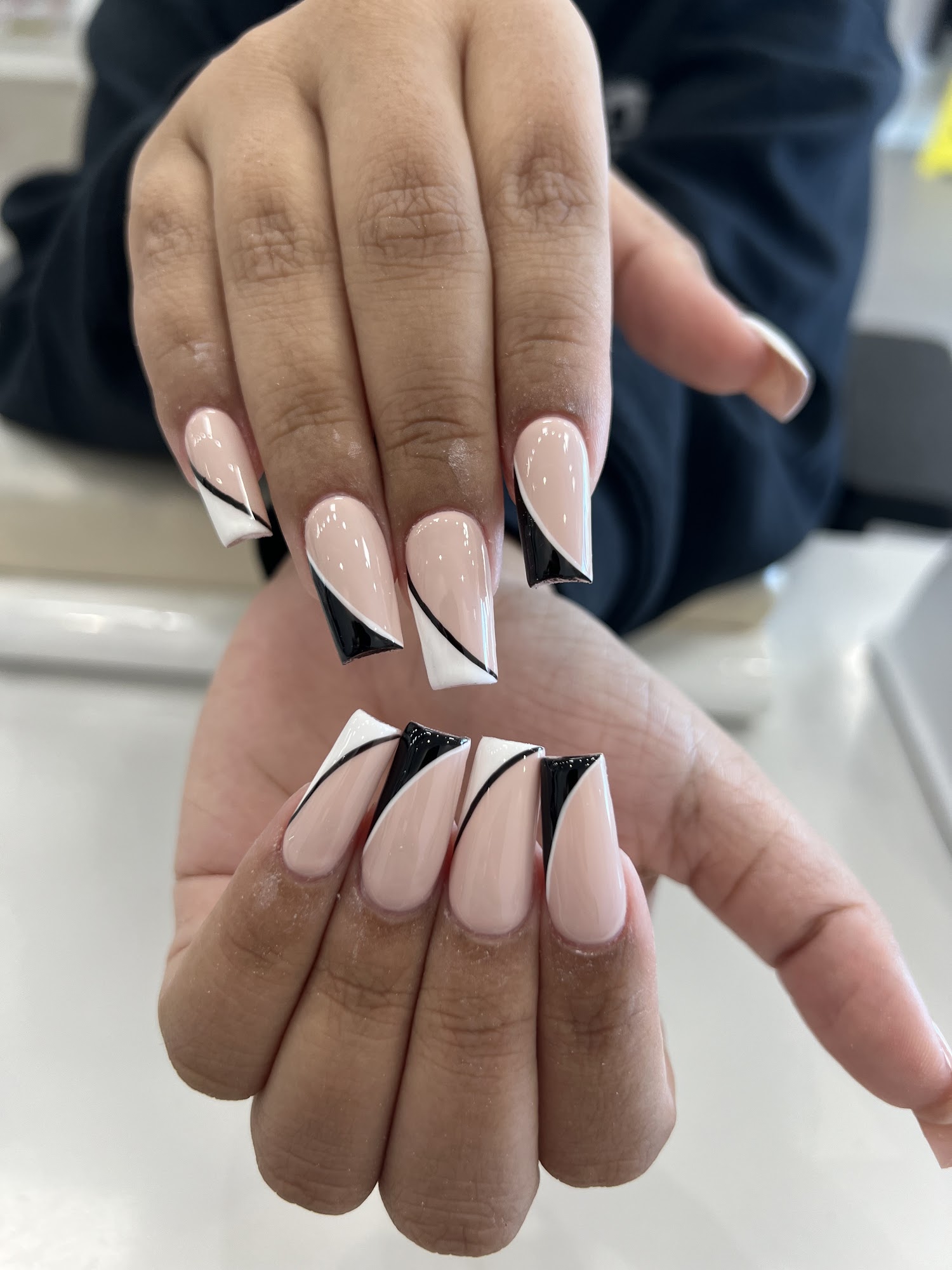 Trendy Nail Lounge