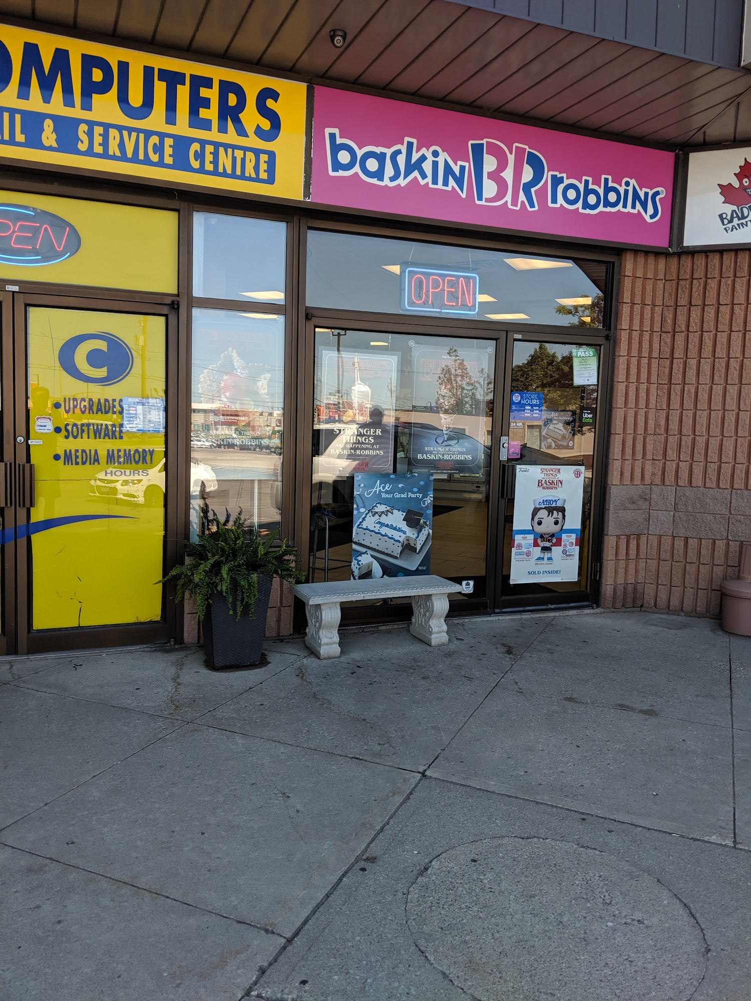 Baskin Robbins Ice cream & Cakes
