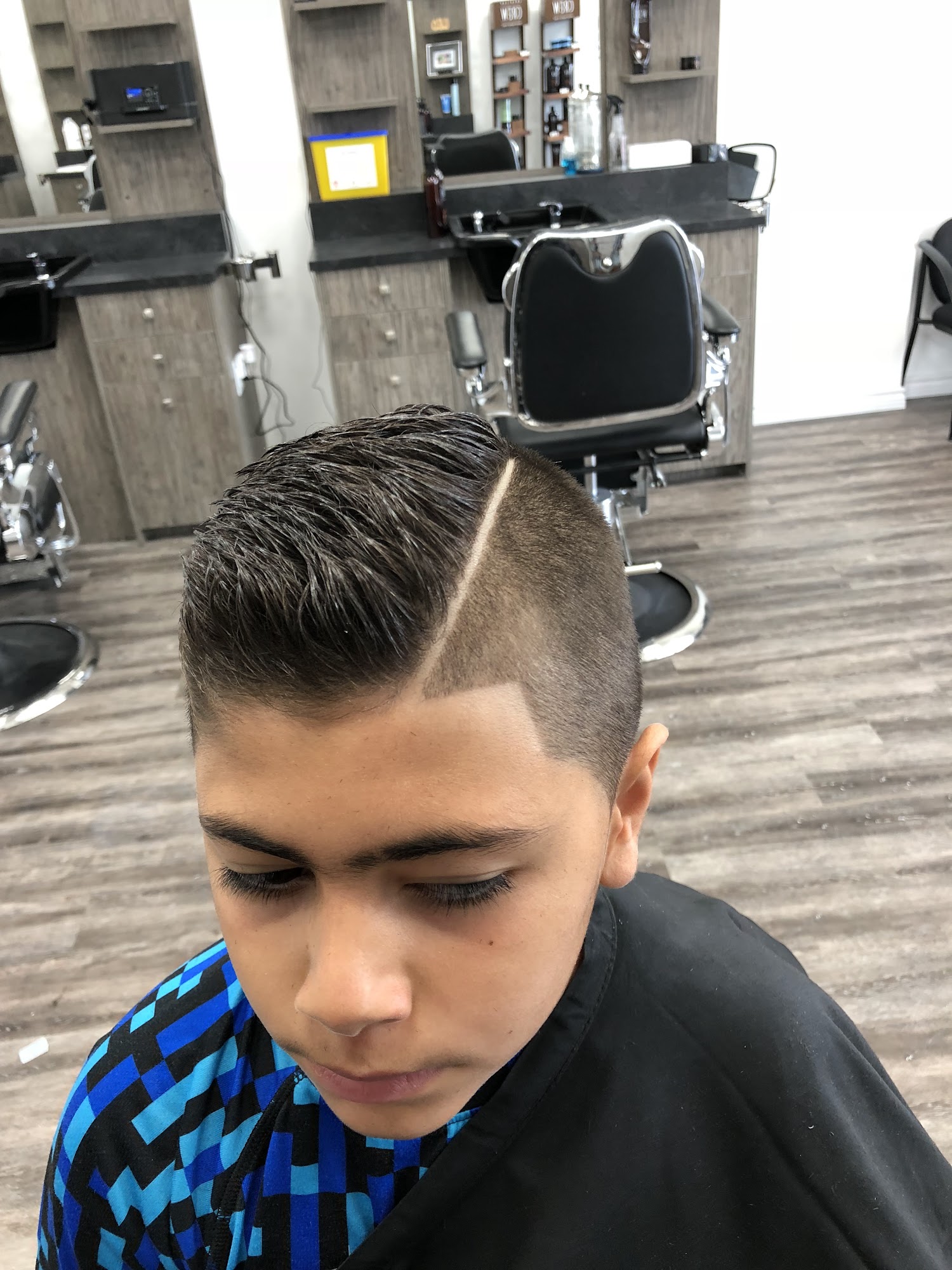 Leo’s barber shop 1808 Rymal Rd E #6, Hannon Ontario L0R 1P0