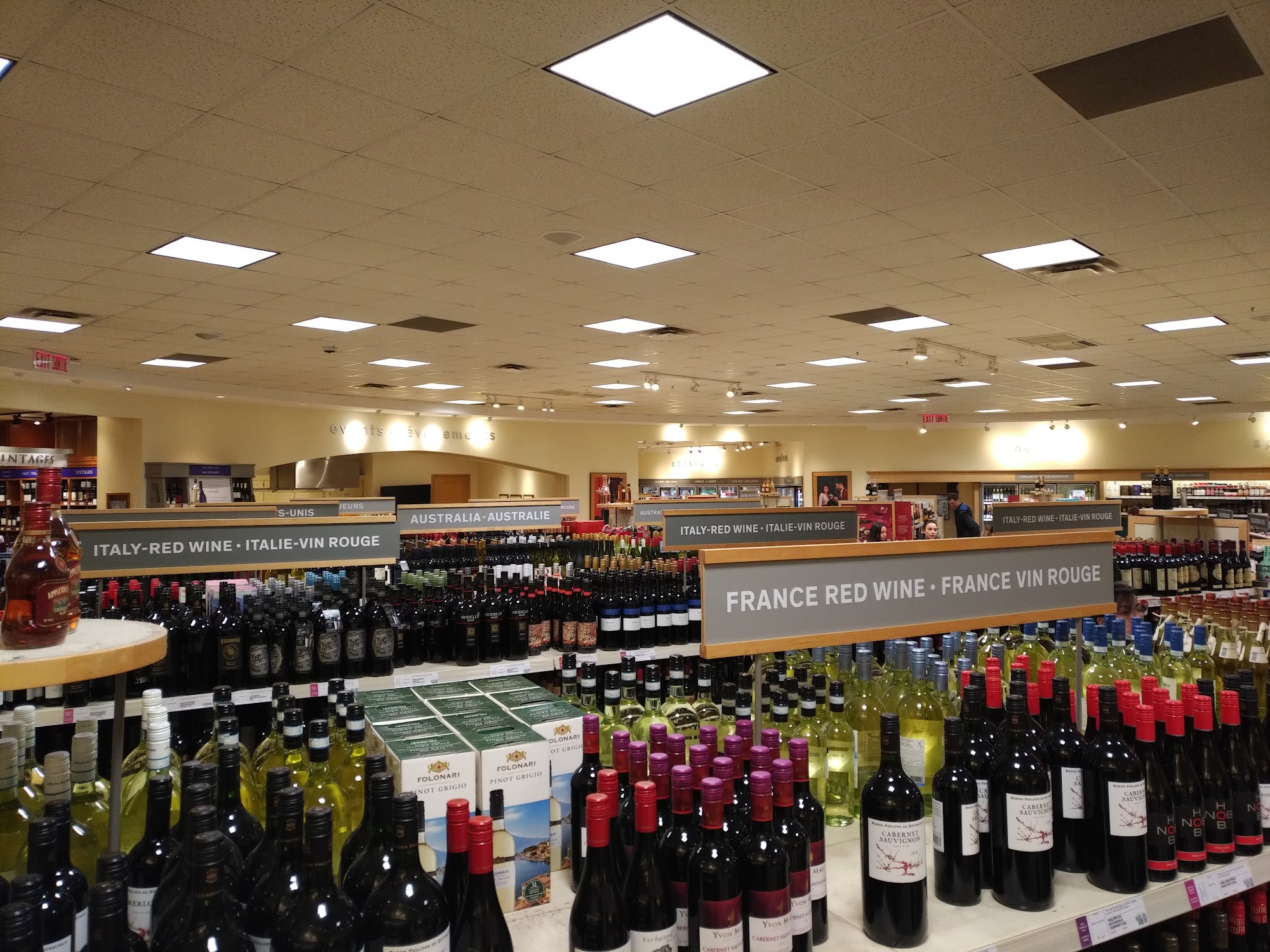 LCBO 543 W Hunt Club Rd Nepean ON Hours Directions Reviews 