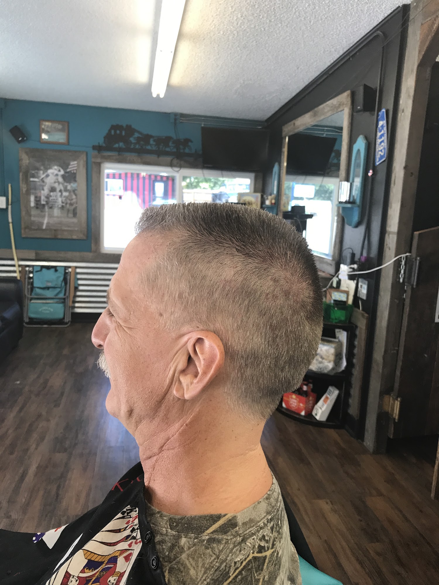 Lonestar Barbershop 25877 OR-126, Veneta Oregon 97487