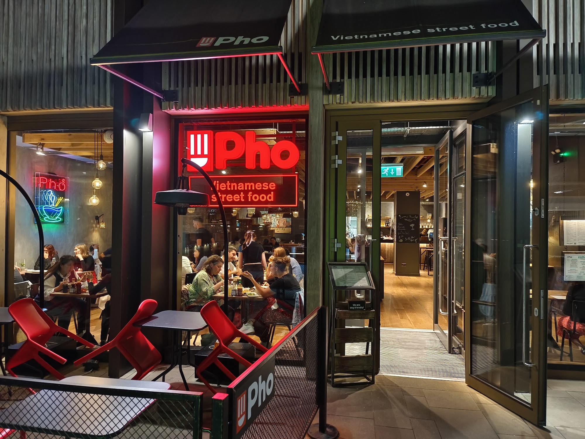 Pho 305 The Westgate, Queen St, Oxford