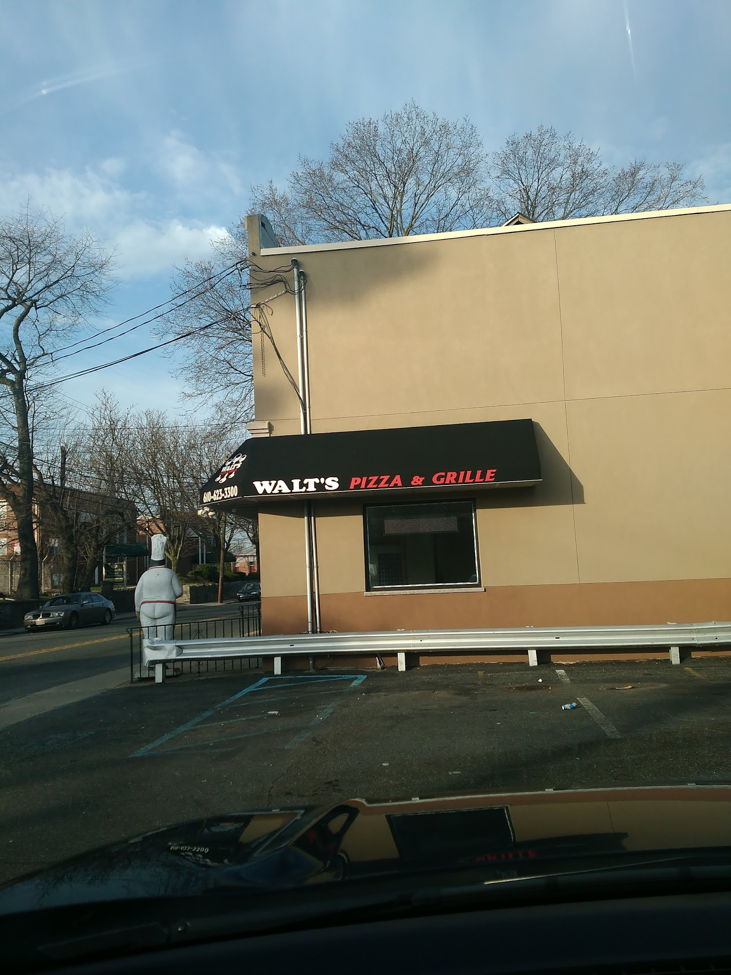 Walt's Pizza & Grille