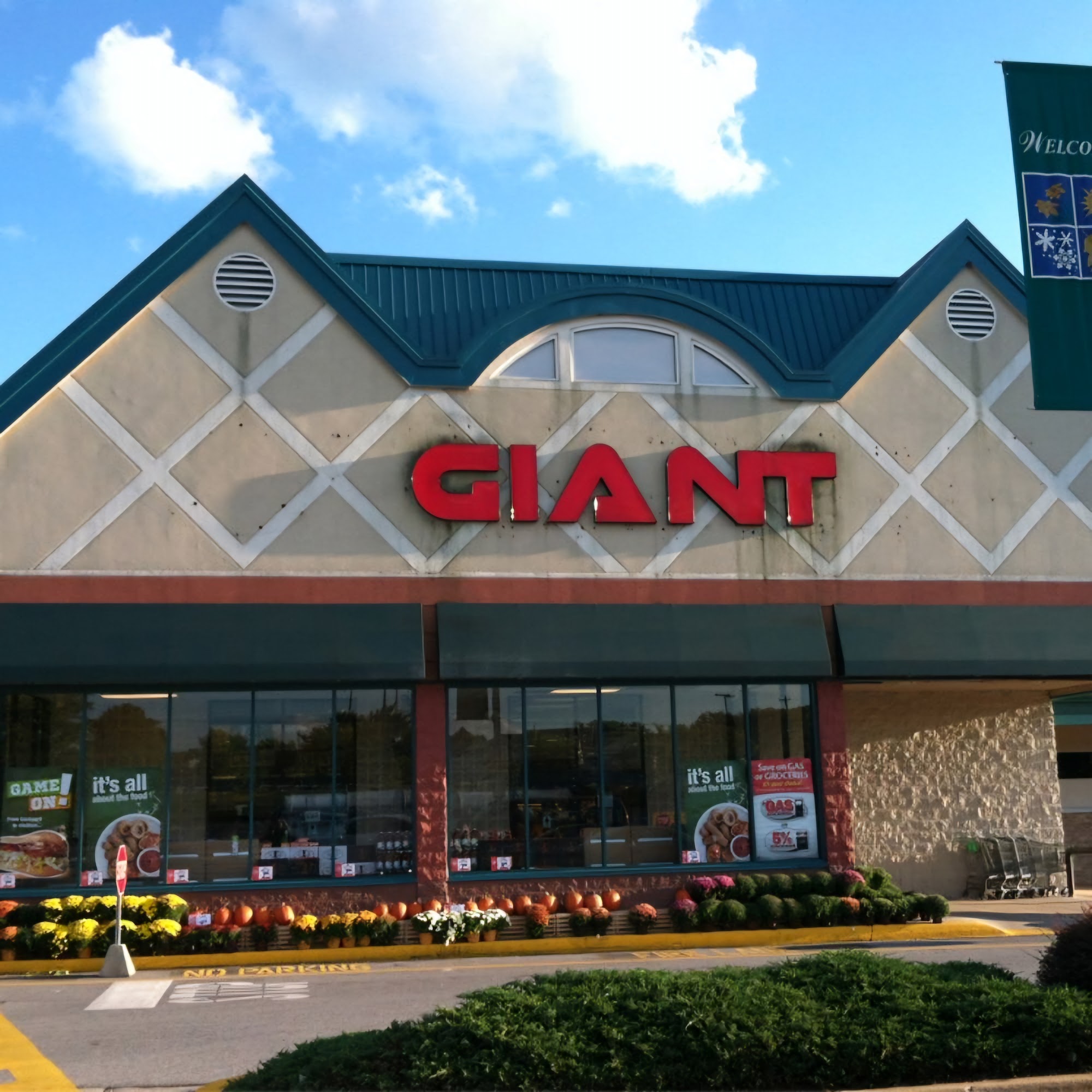 GIANT Pharmacy