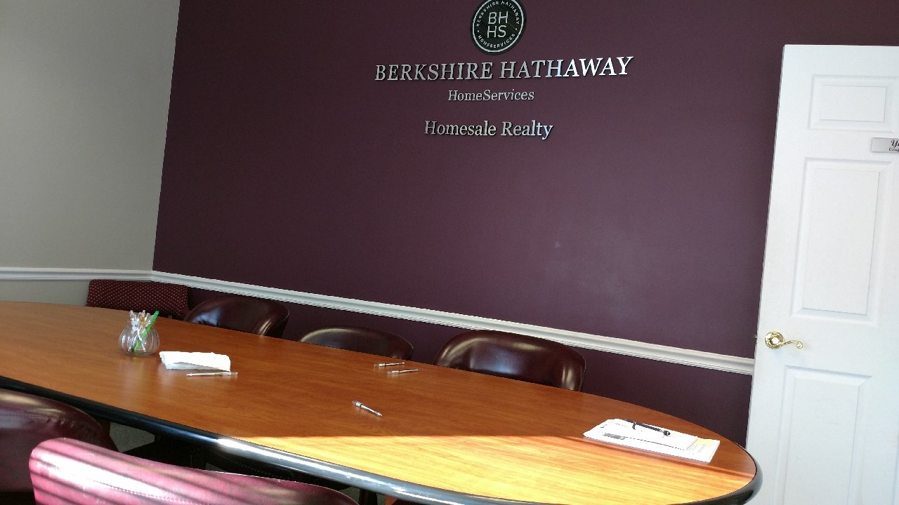 Berkshire Hathaway HomeServices Homesale Realty | Schuylkill Haven 384 Center Ave, Schuylkill Haven Pennsylvania 17972
