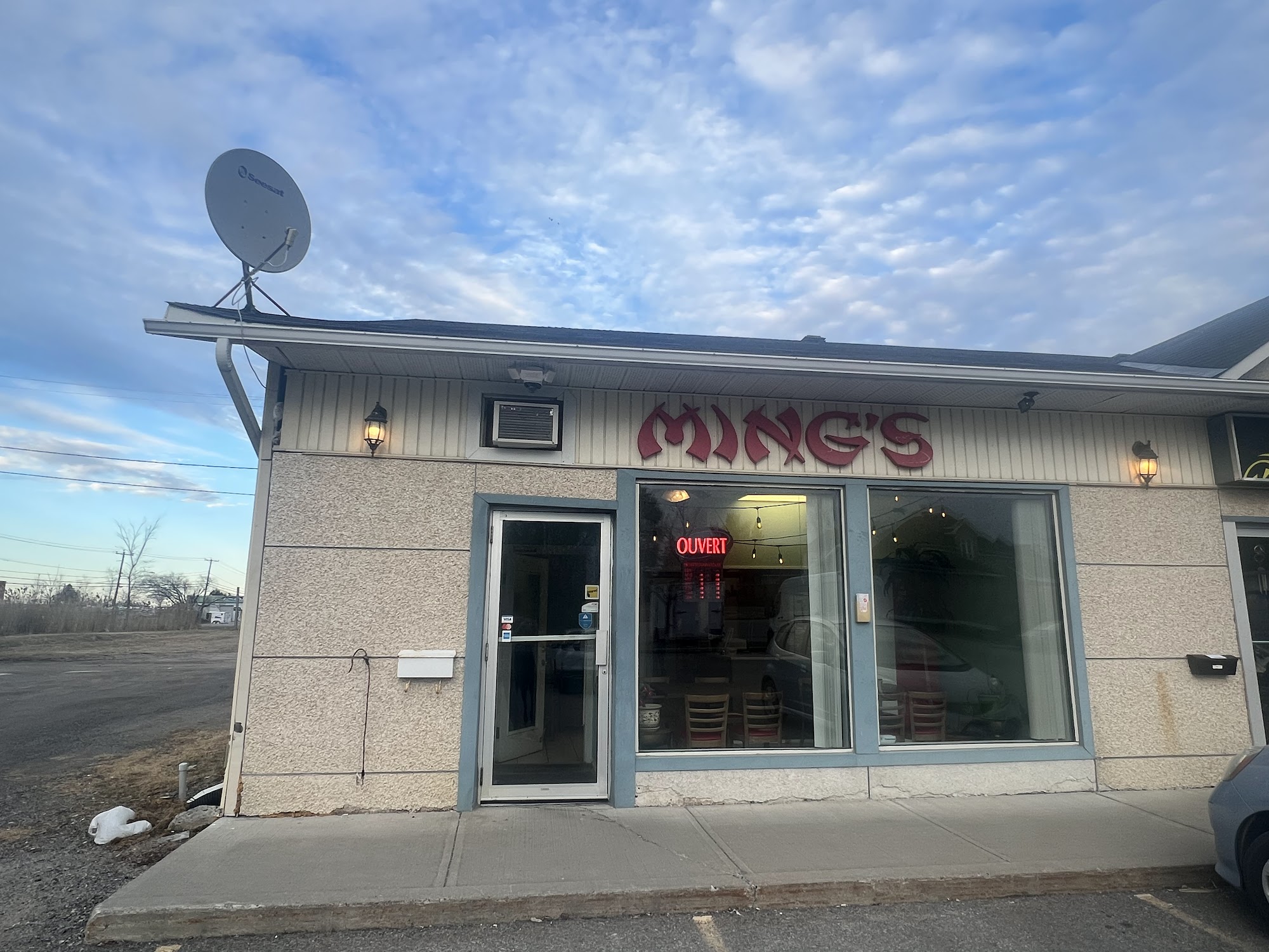 Ming's Restaurant 1736 Boulevard Maloney E, Gatineau, QC J8R 1B3