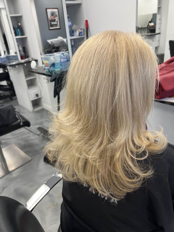 Cheveux Aventura 3610 Saint-Charles Blvd, Kirkland Quebec H9H 3C3