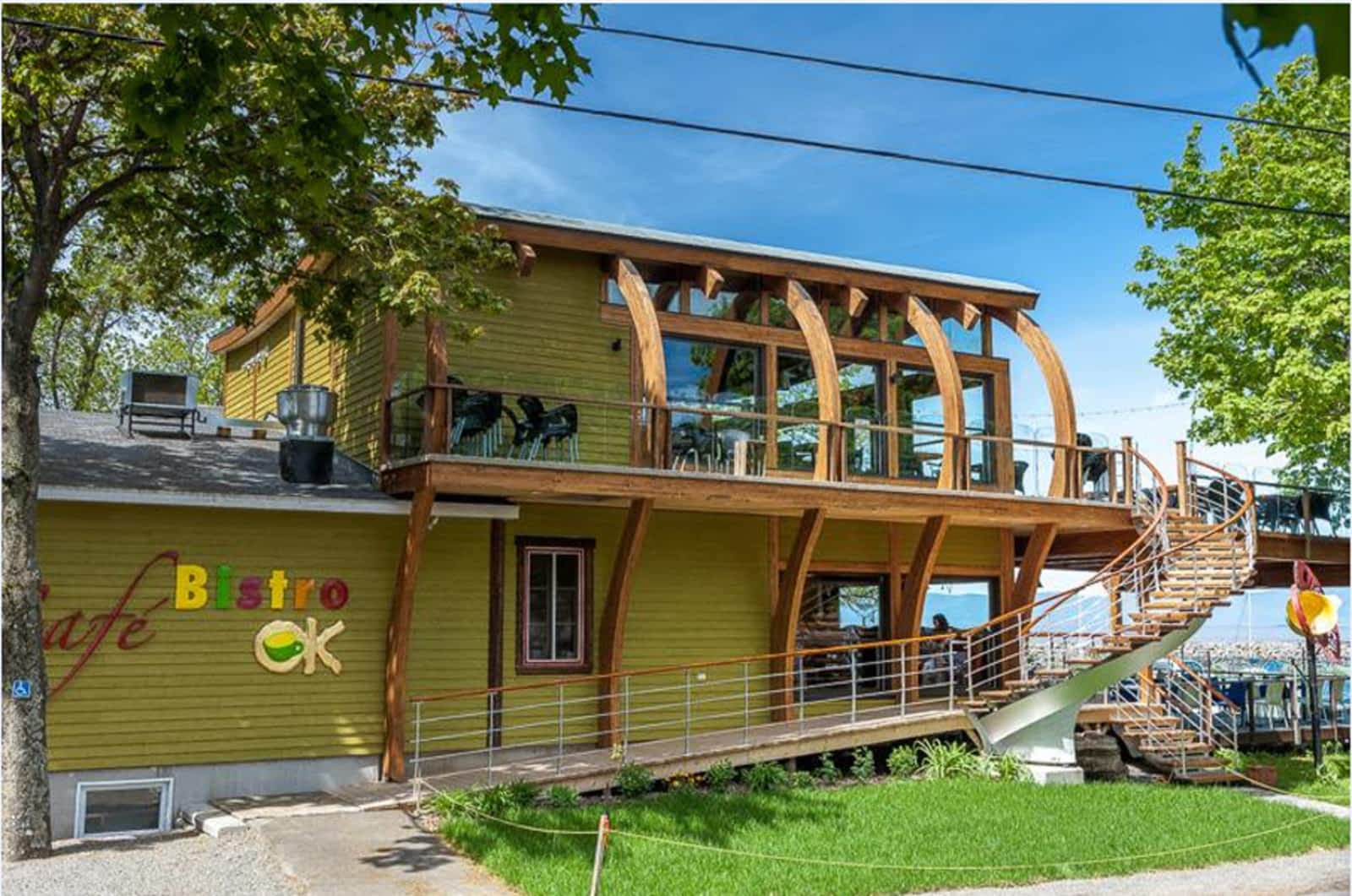 Photo credit: yellowpages.ca