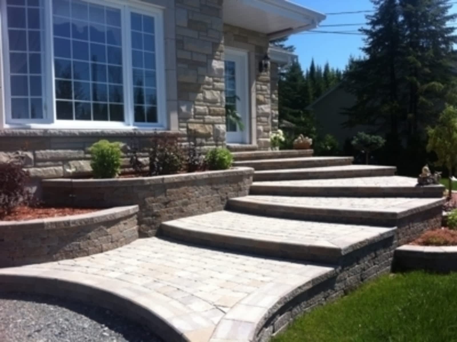 Photo credit: yellowpages.ca