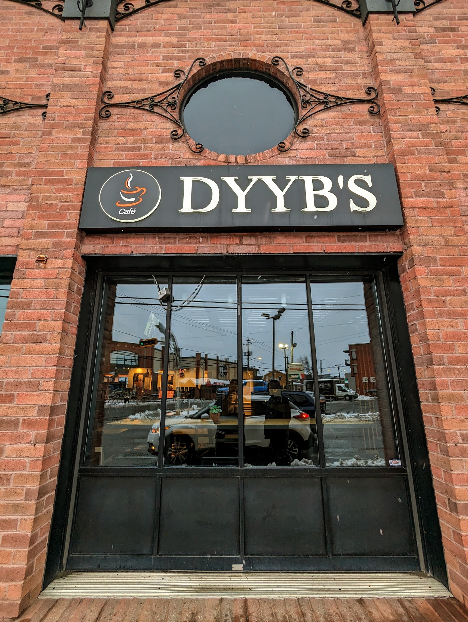 Dyyb's café