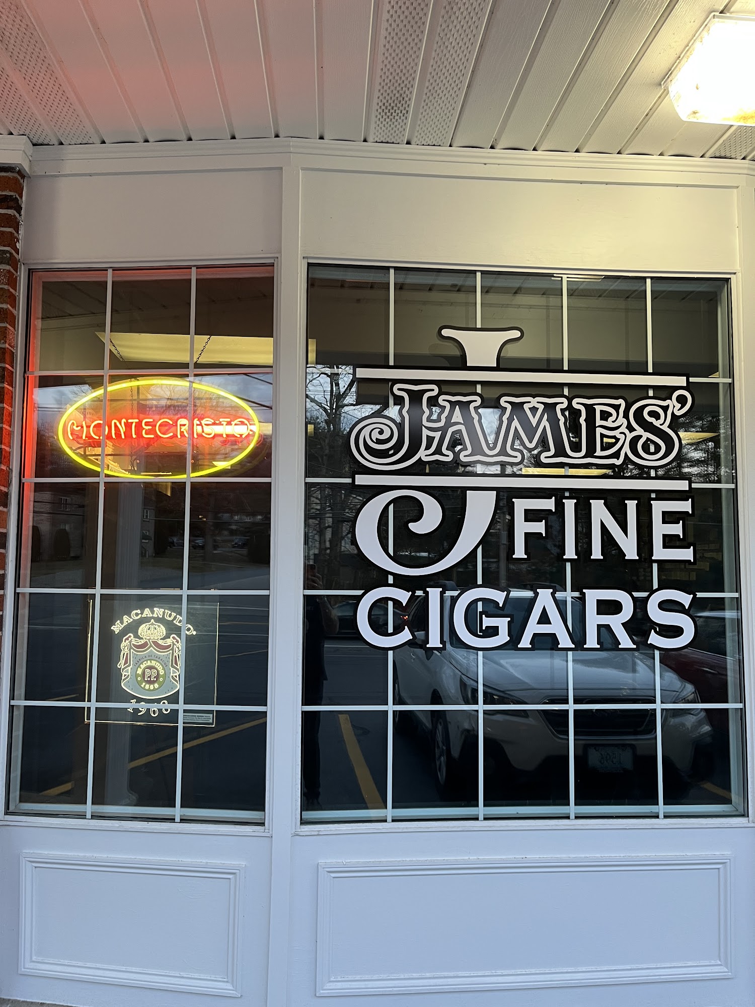 James’ Fine Cigars