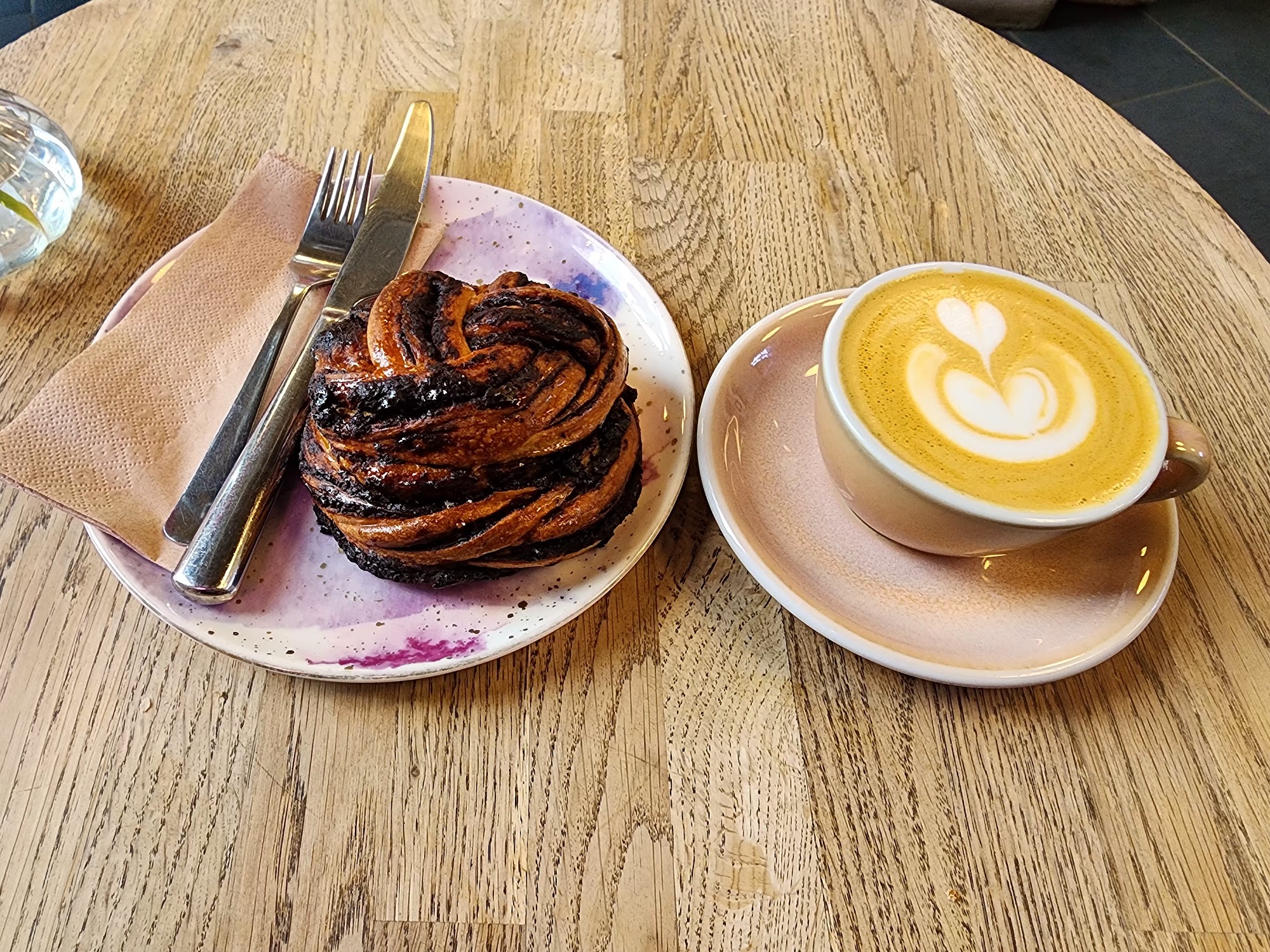 Room Rumours Coffee 27 E Market St, Edinburgh