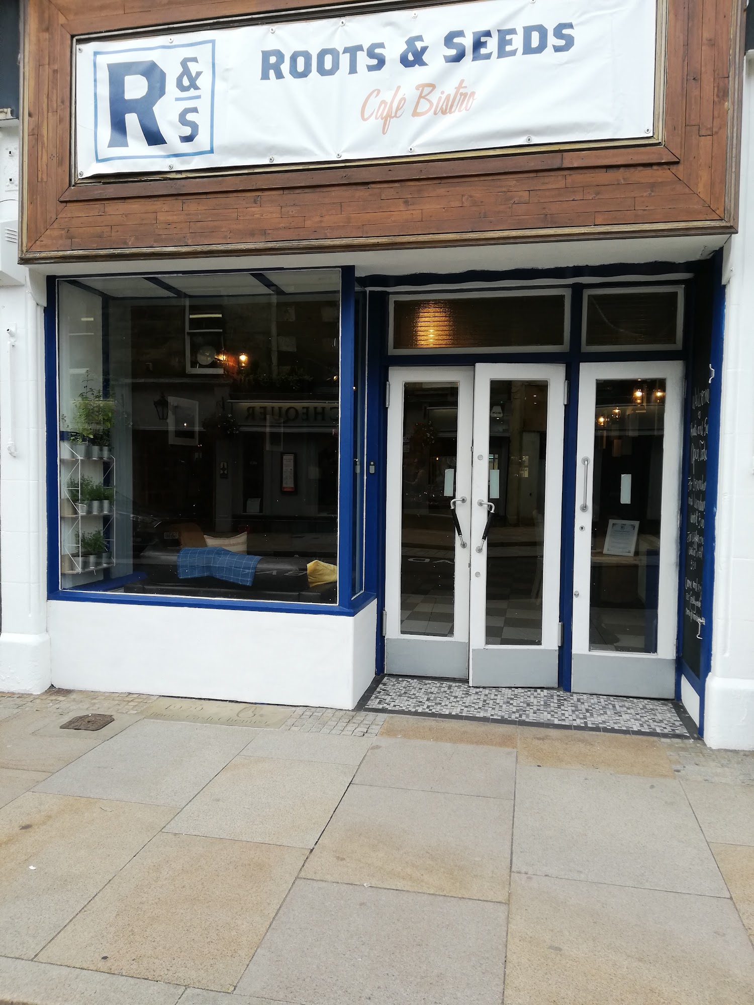 R&S Cafe Bistro 73 High St, Kirkcaldy