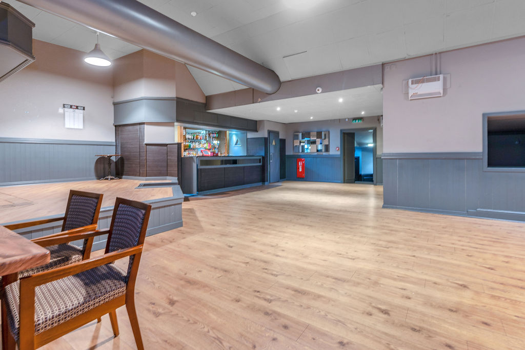 The Ball Room Sports Bar (Perth) - Pool, Snooker & Darts Hall 15 York Pl, Perth