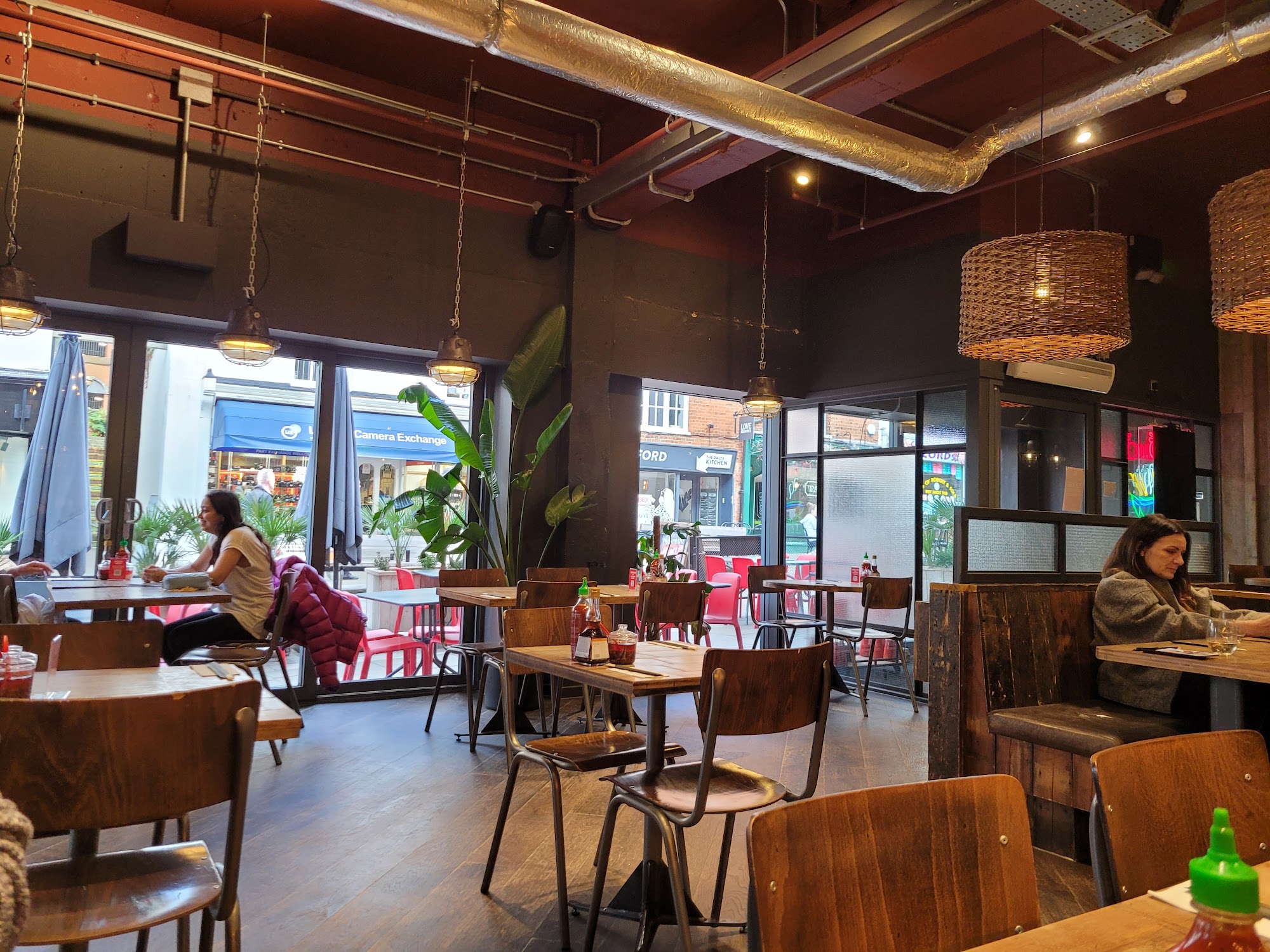 Pho 21 Tunsgate, Quarter, Guildford