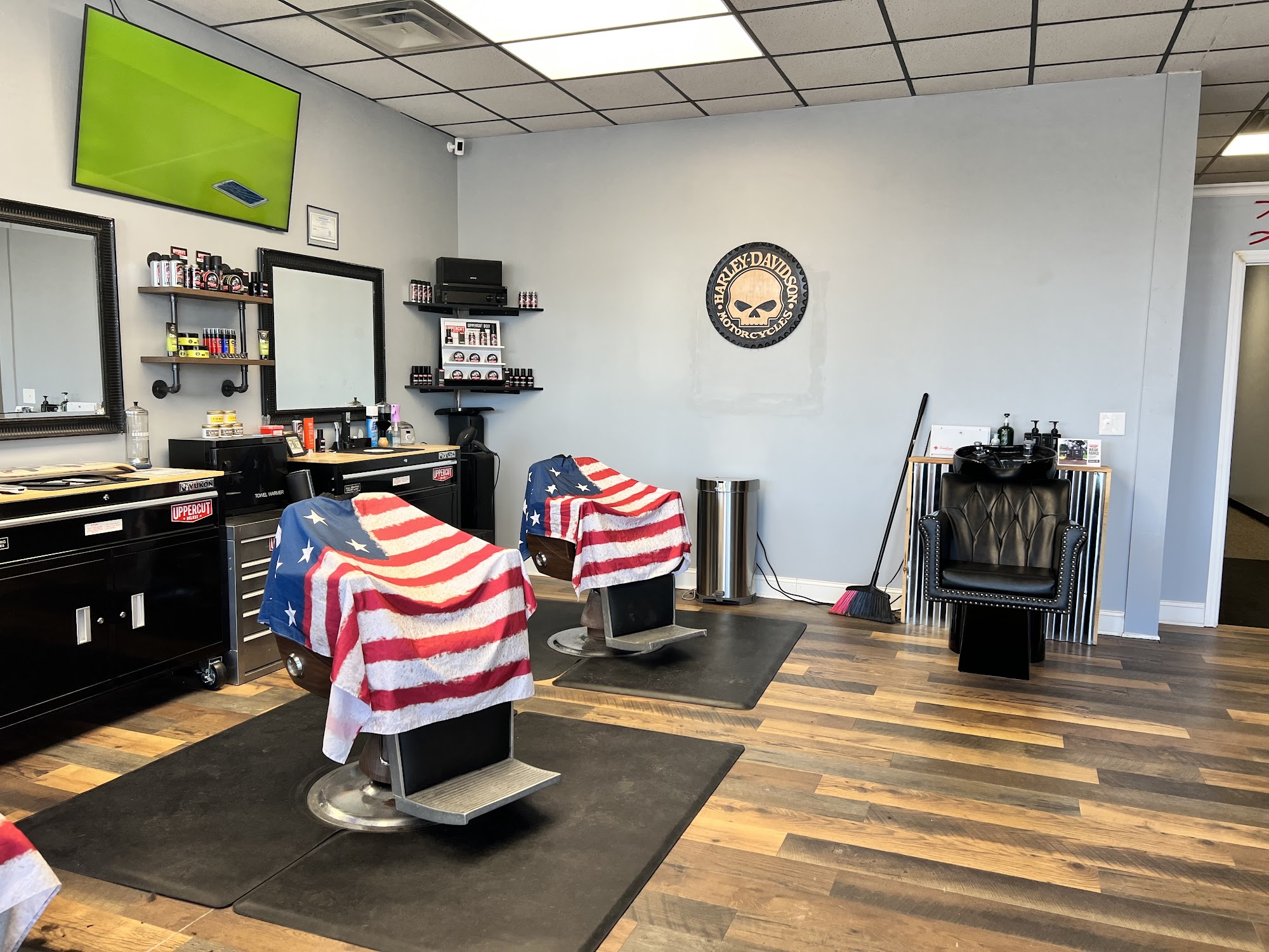 Brier Barber Shop 2354 US-41 I, Greenbrier Tennessee 37073