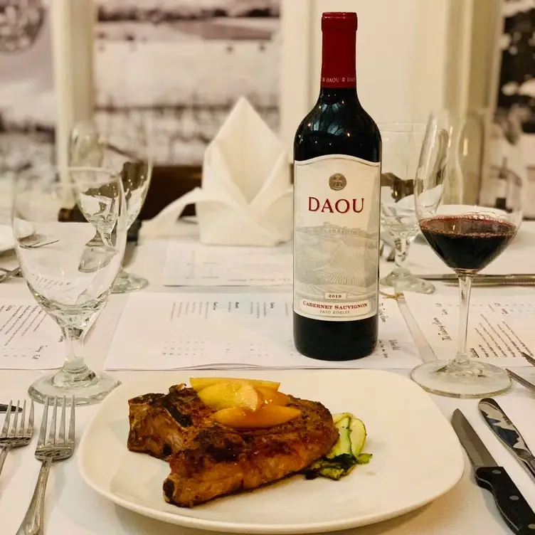 Photo credit: opentable