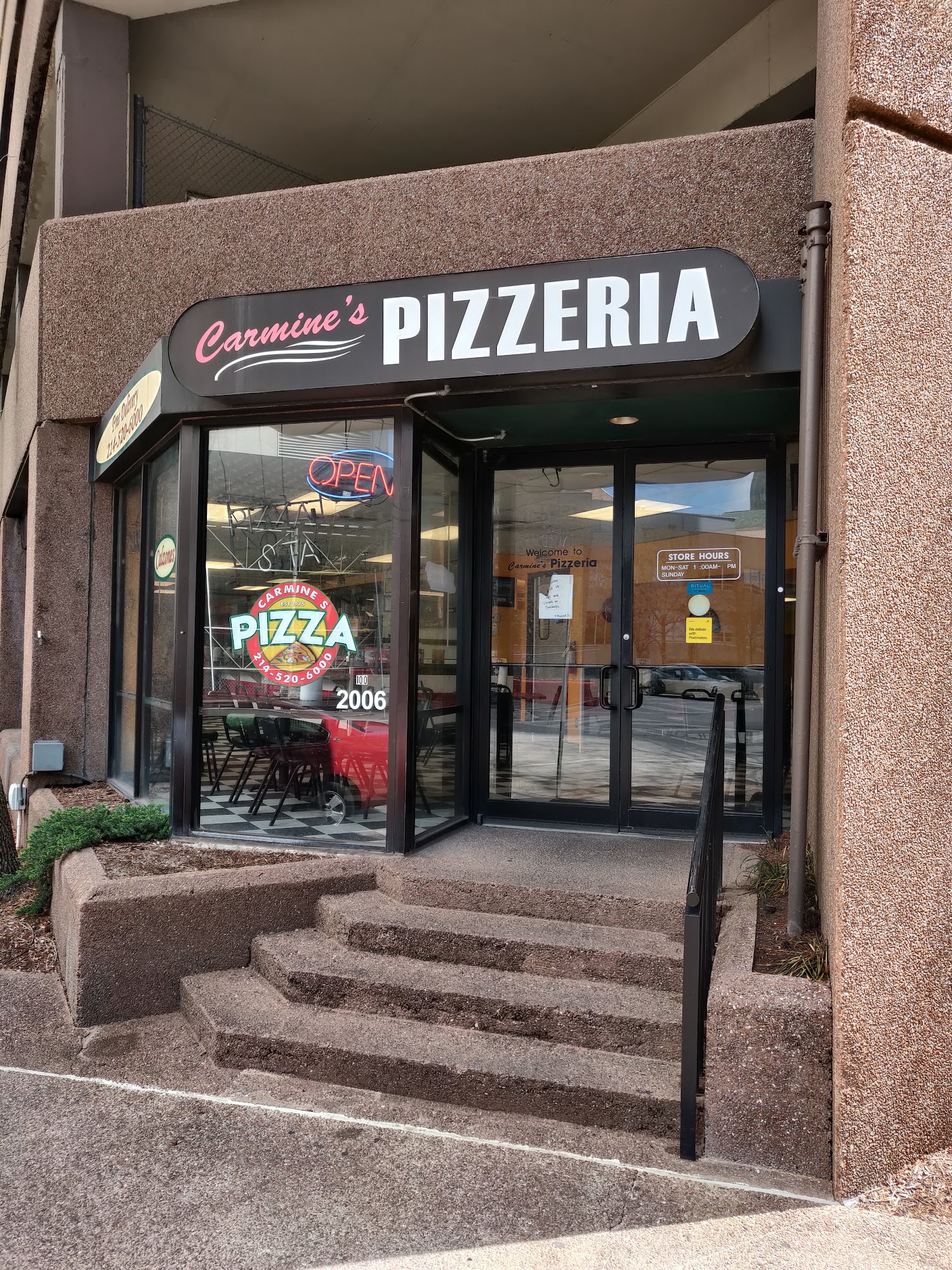 Carmine's Pizza Downtown