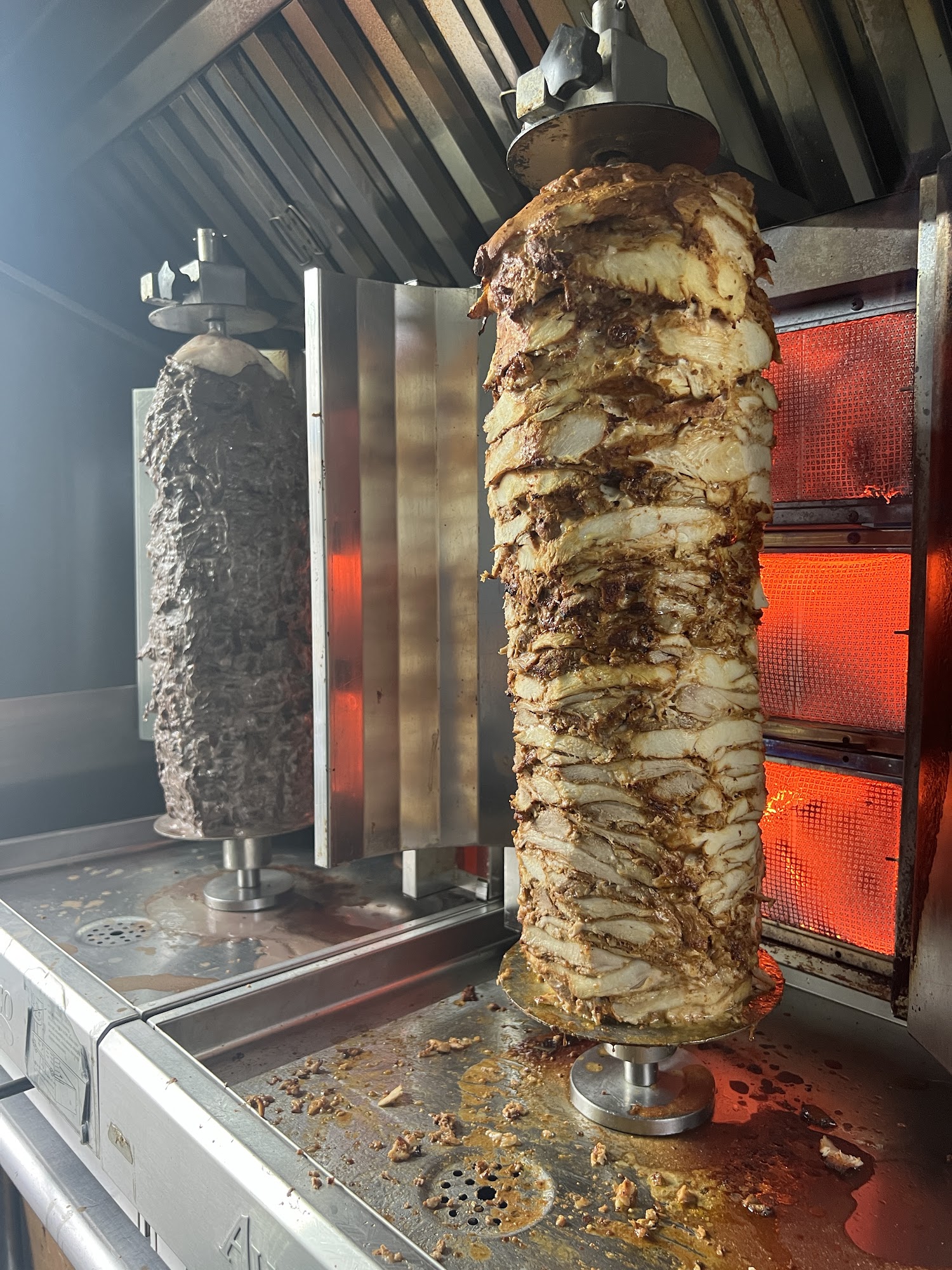 Shawarma alzaeem food truck