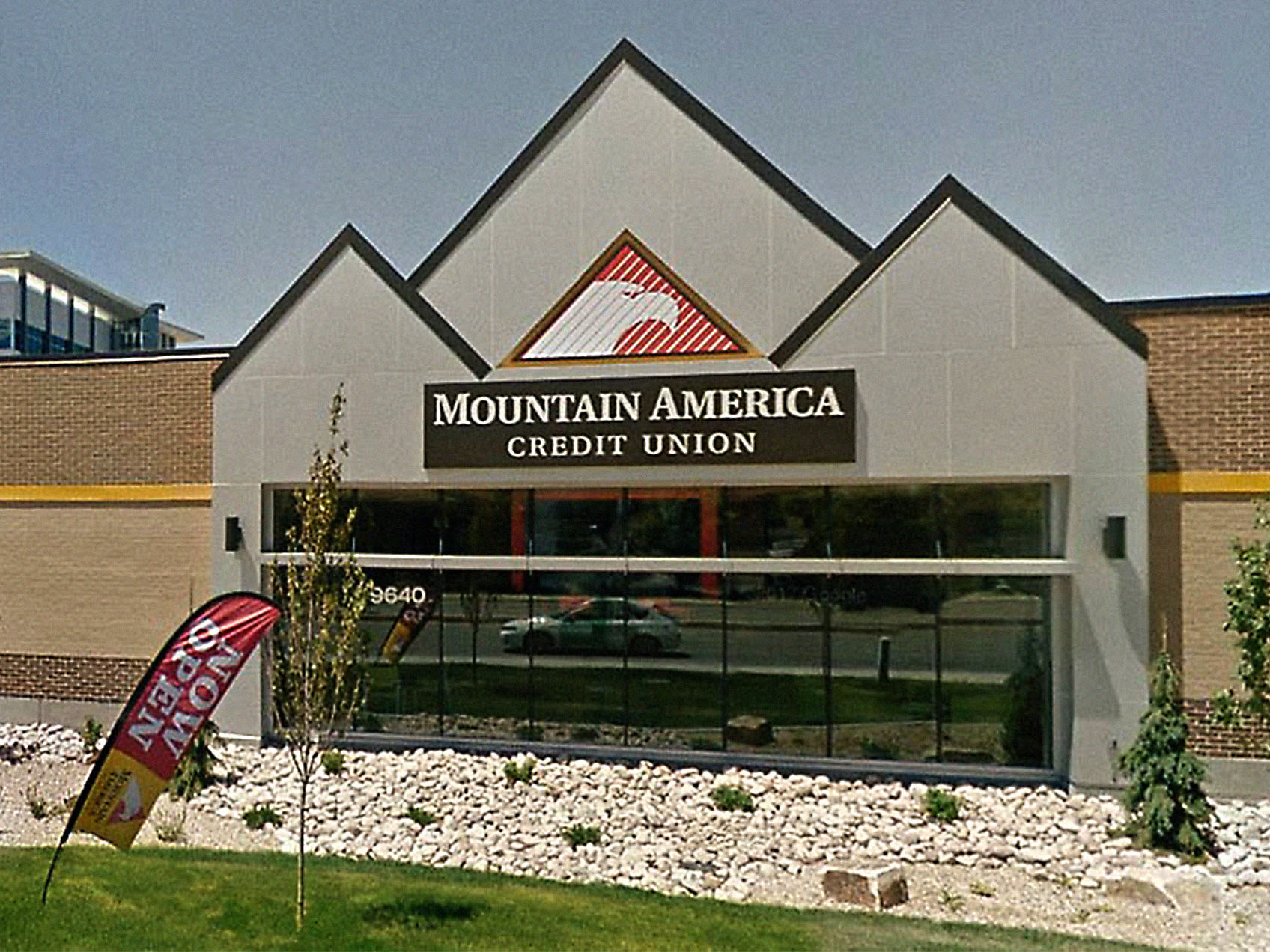 Mountain America Credit Union - Sandy 9640 S. State Branch